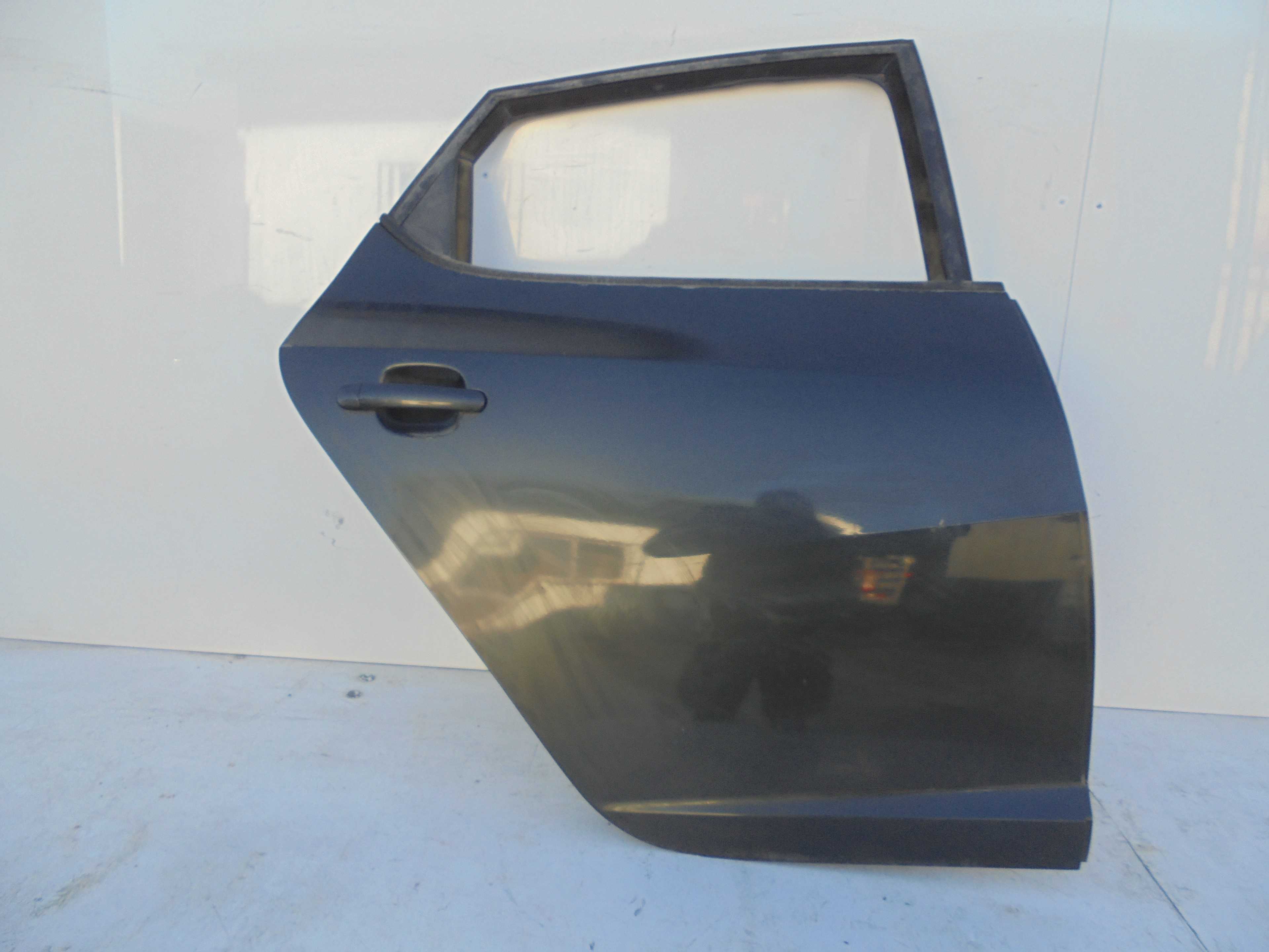 Recambio de puerta trasera derecha para seat ibiza (6j5) 1.9 tdi referencia OEM IAM   