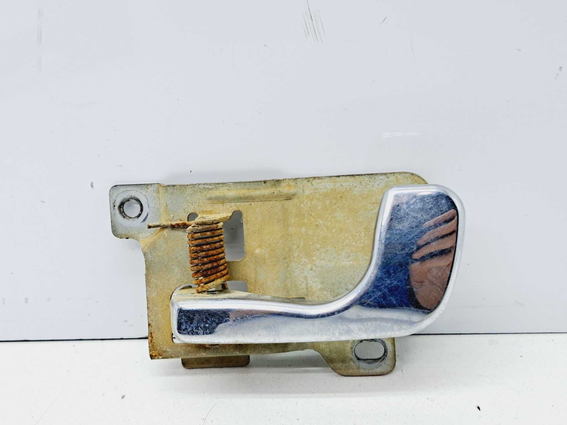 Recambio de maneta interior delantera izquierda para mitsubishi galloper (hyundai) 2.5 td (5-ptas.) referencia OEM IAM   