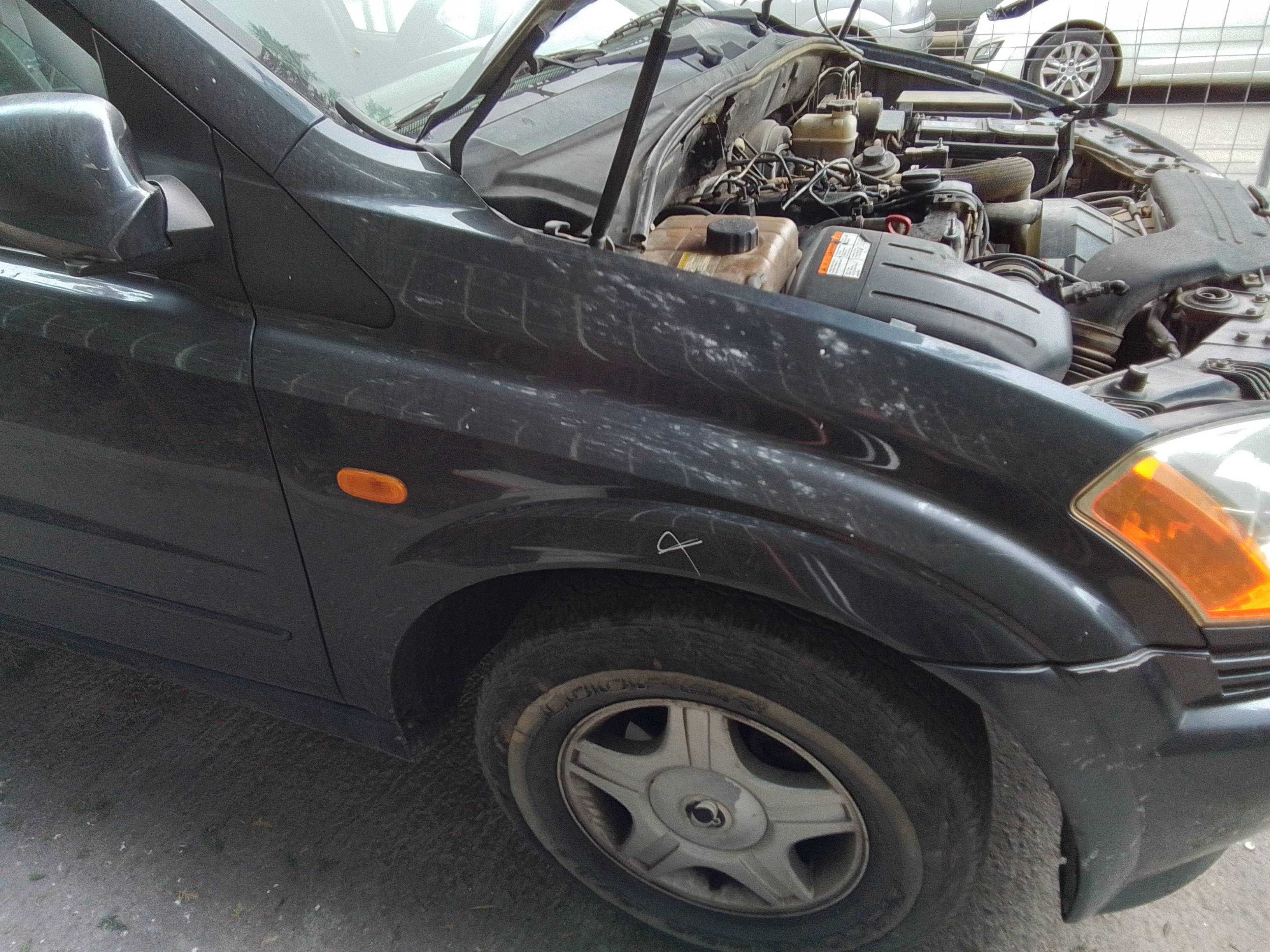 Recambio de aleta delantera derecha para ssangyong kyron 2.0 referencia OEM IAM   