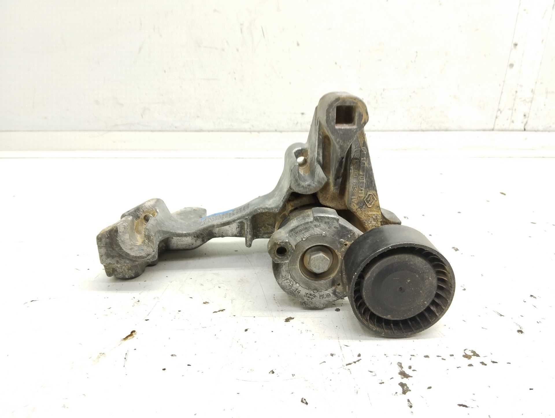 Recambio de tensor correa auxiliar para renault captur dynamique referencia OEM IAM 17104394R  
