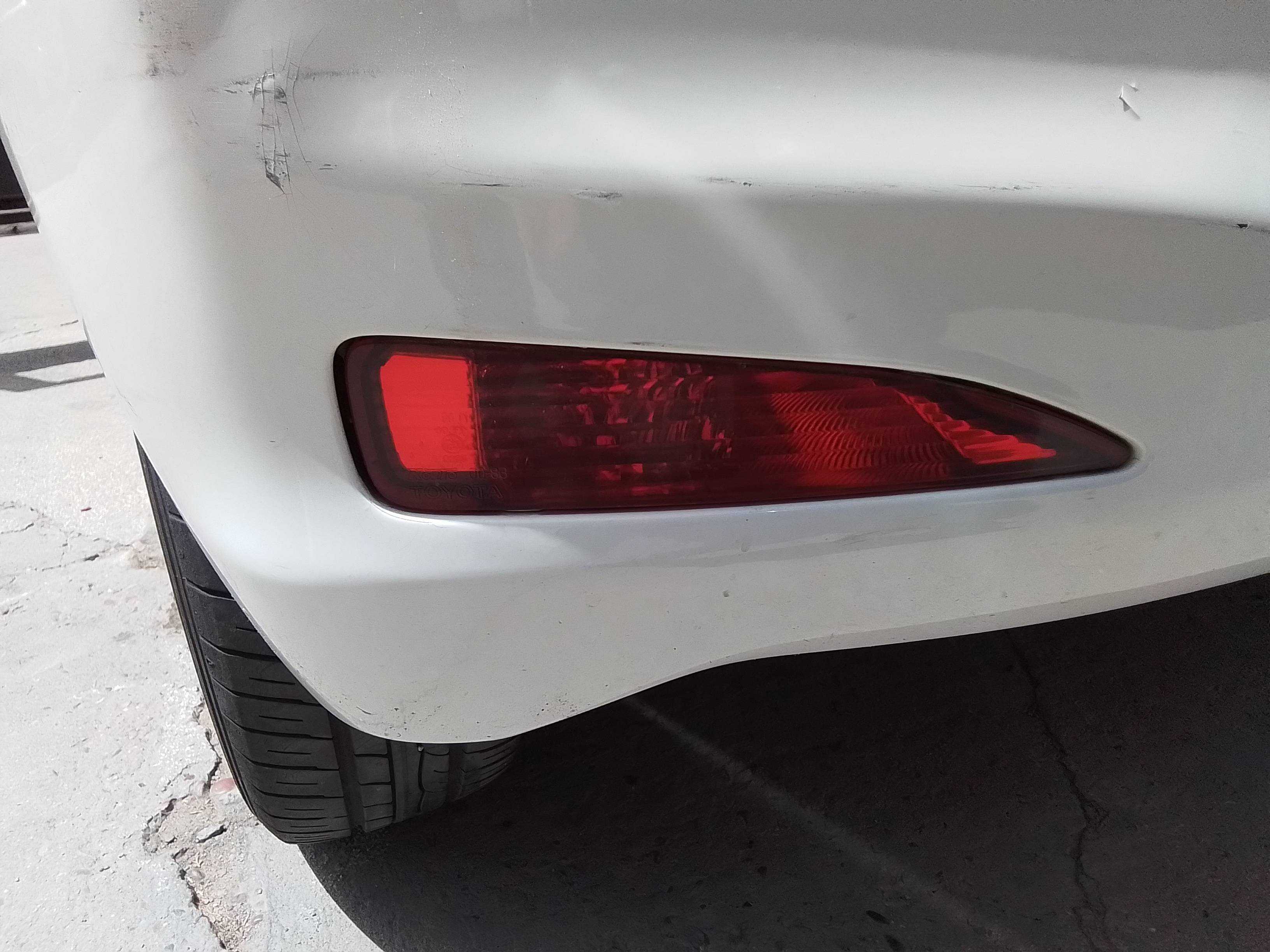 Recambio de faro antiniebla trasero izquierdo para toyota yaris active hybrid referencia OEM IAM   