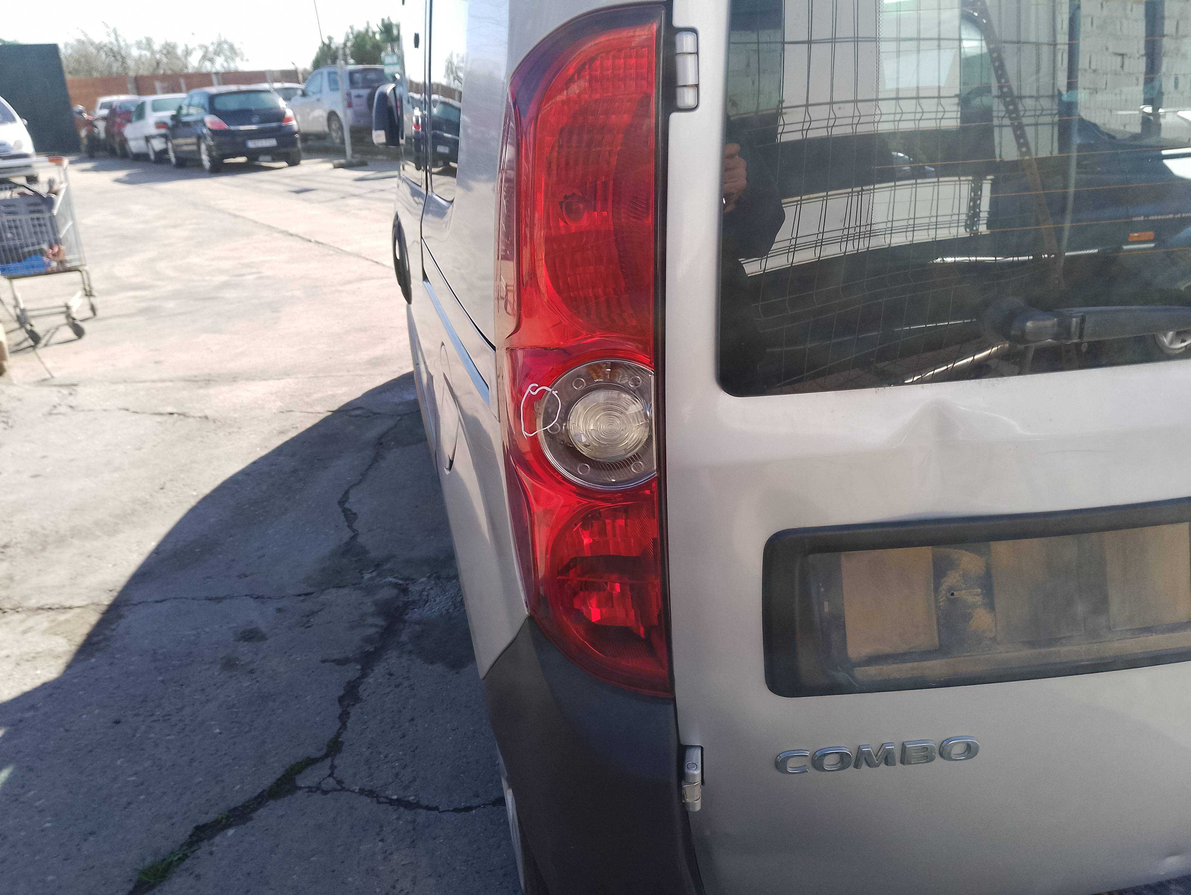 Recambio de piloto trasero izquierdo para opel combo d expression l1h1 referencia OEM IAM   