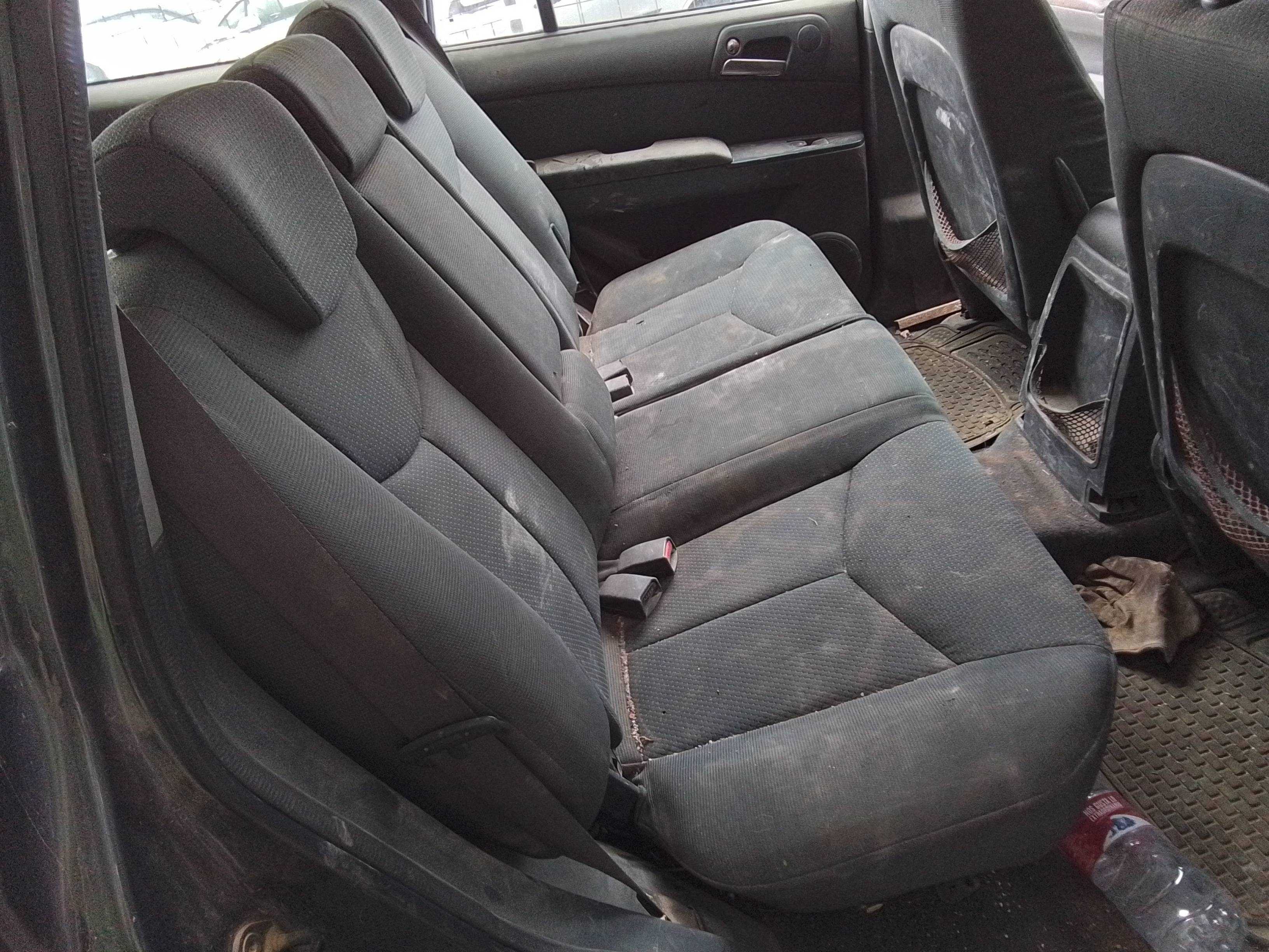 Recambio de asientos traseros para ssangyong kyron 2.0 referencia OEM IAM   