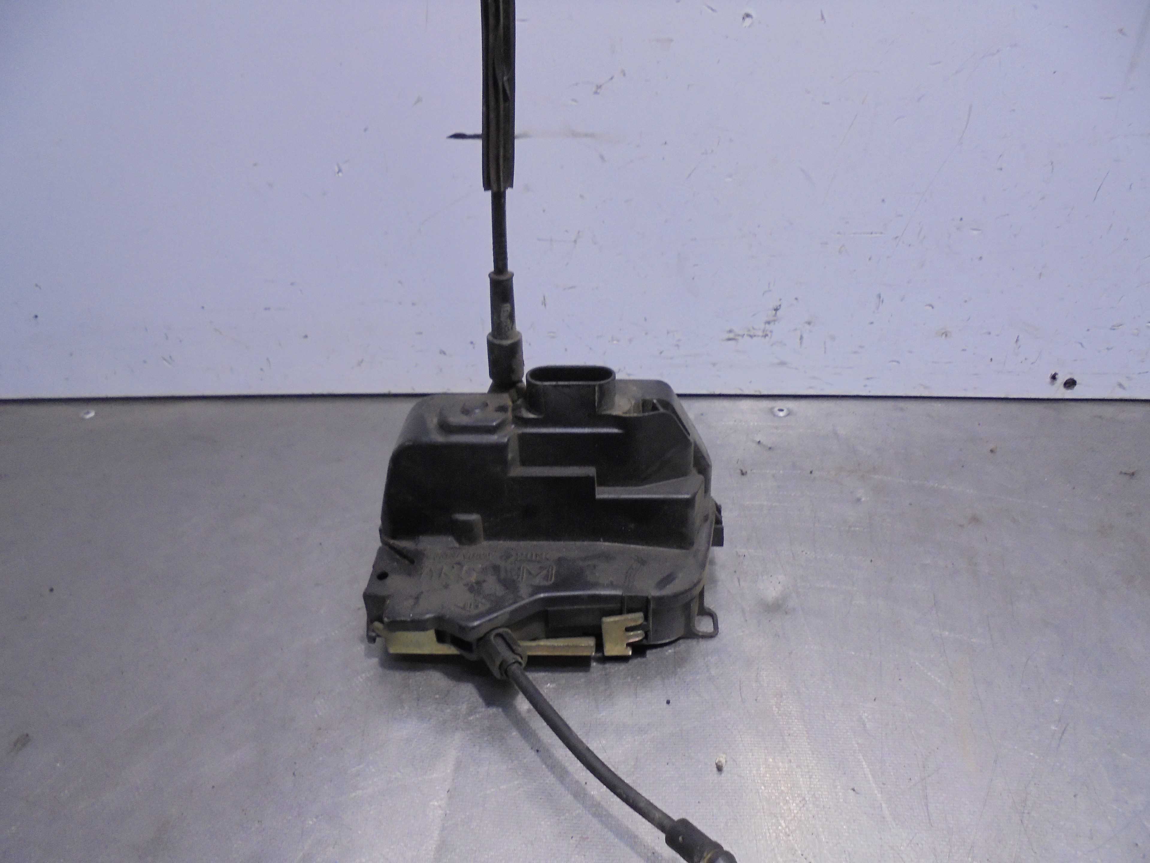 Recambio de cerradura puerta trasera izquierda para renault laguna ii (bg0) referencia OEM IAM   
