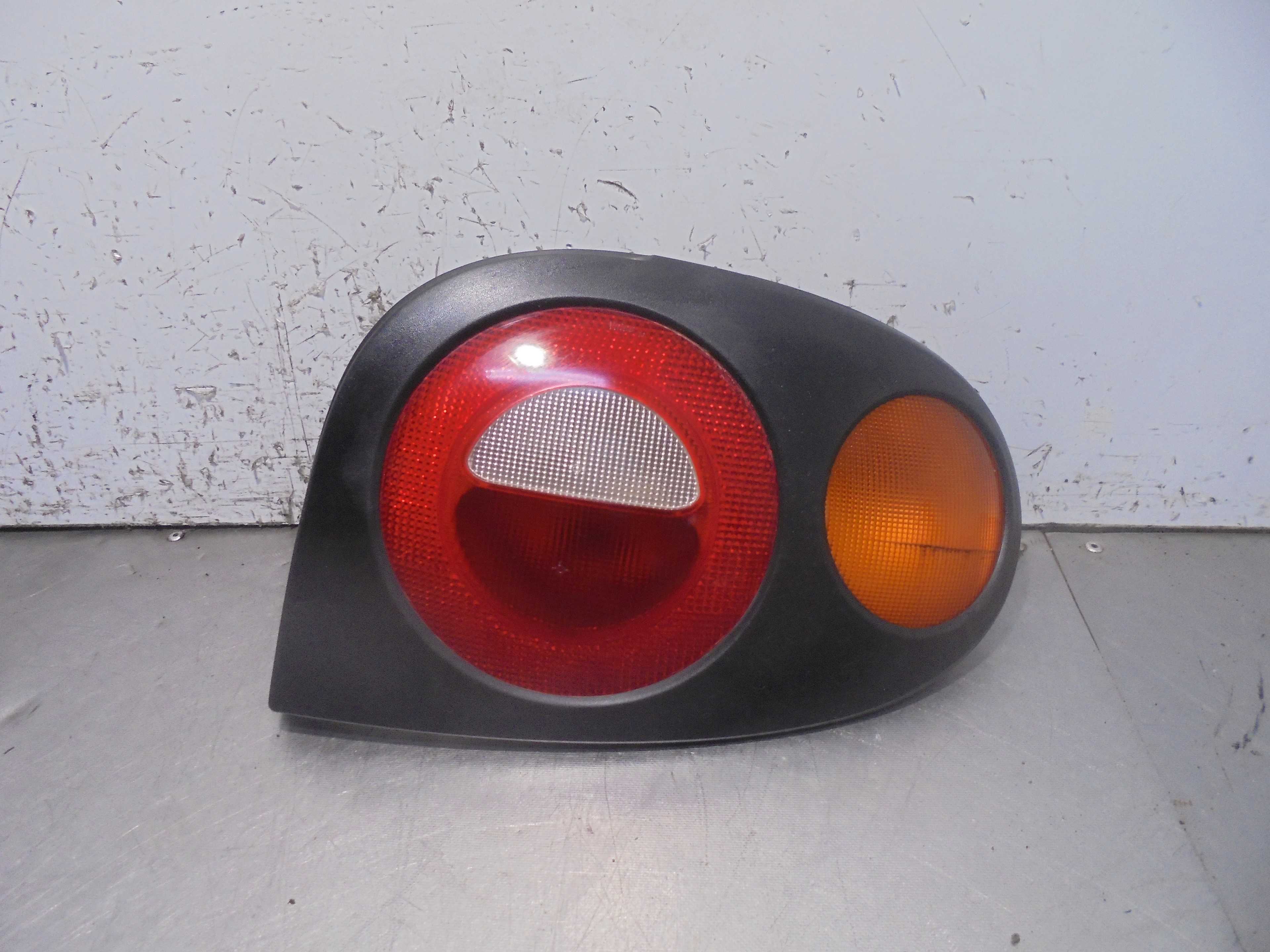 Recambio de piloto trasero derecho para renault megane i coach/coupe (da0) 1.6 e (daof) referencia OEM IAM  VALLE 