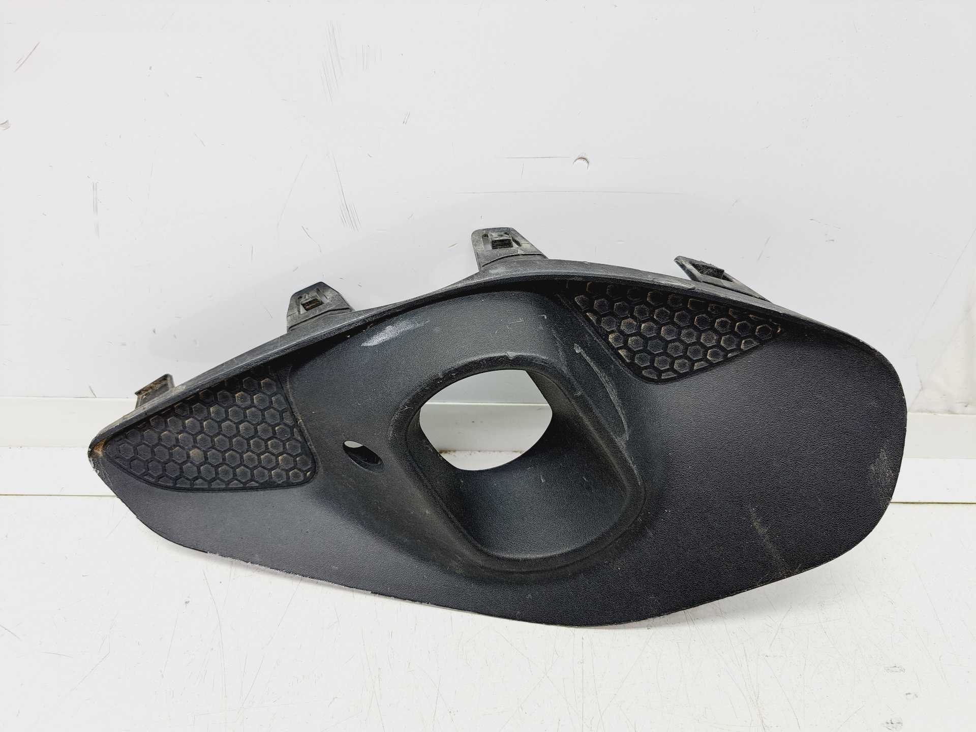 Recambio de rejilla paragolpes derecha para opel corsa f edition referencia OEM IAM 9830241080  