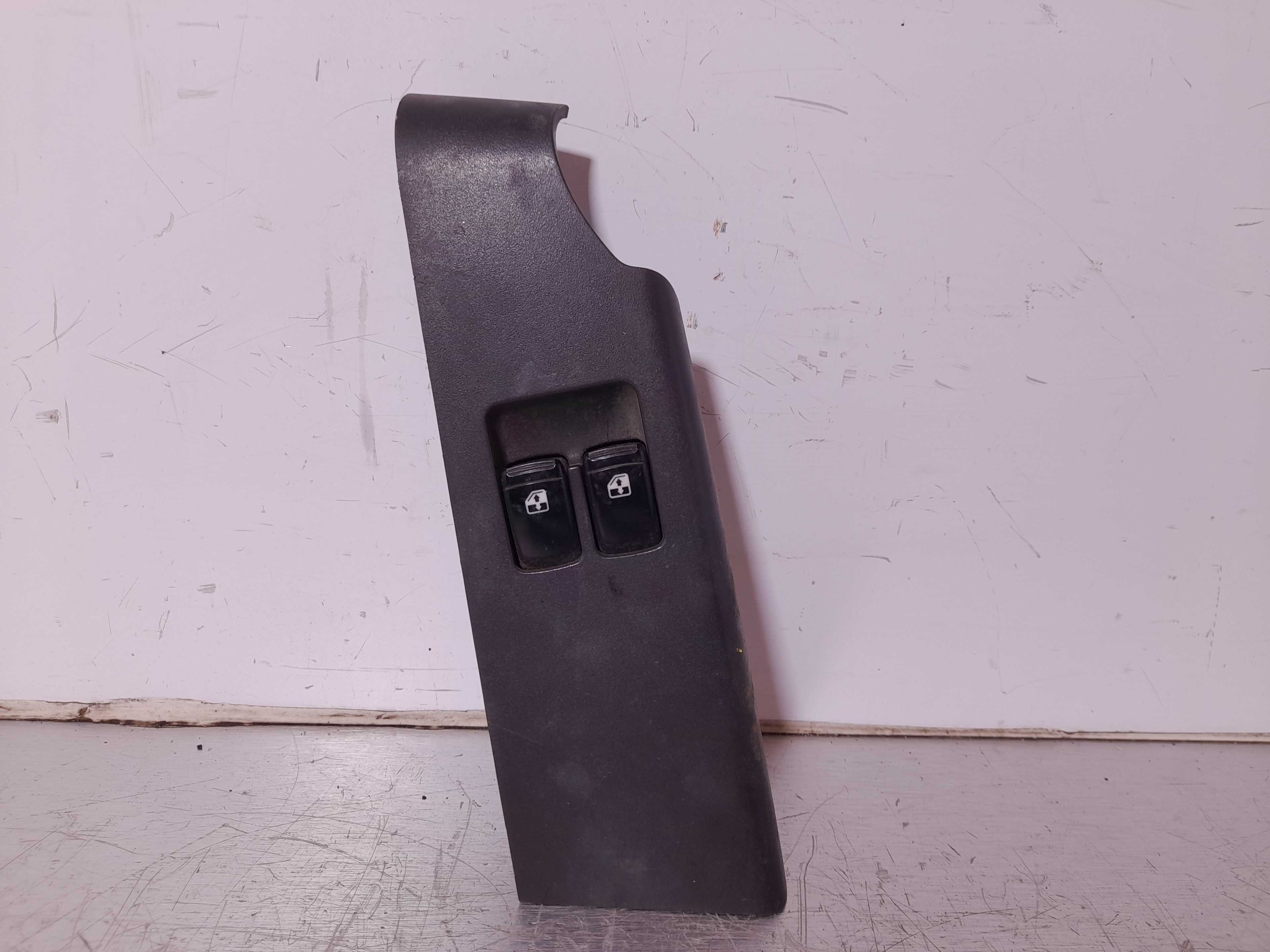 Recambio de mando elevalunas delantero izquierdo para chevrolet aveo 1.4 cat referencia OEM IAM   