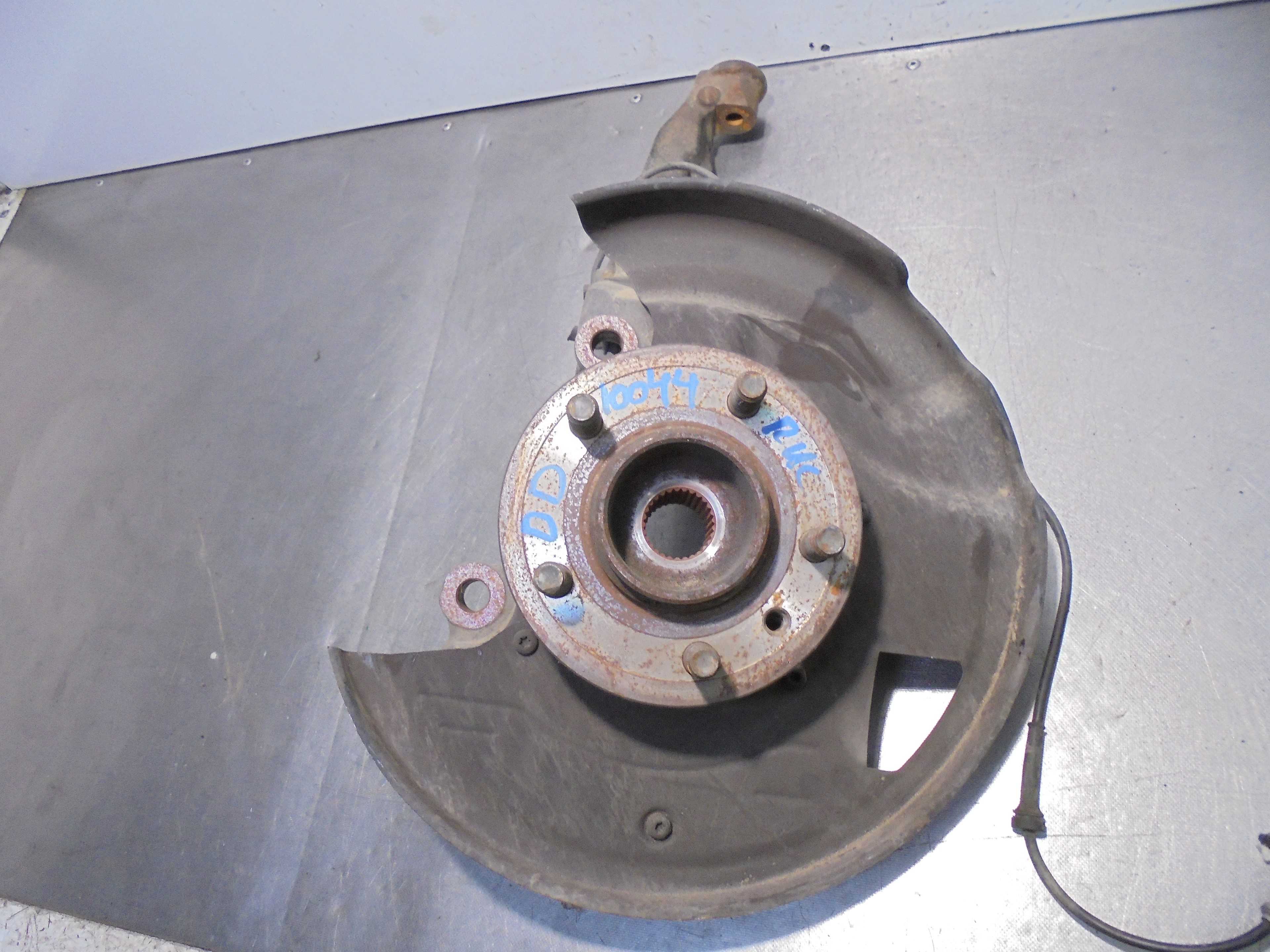 Recambio de mangueta delantera derecha para land rover range rover sport v6 td hse referencia OEM IAM RUB500120RH  