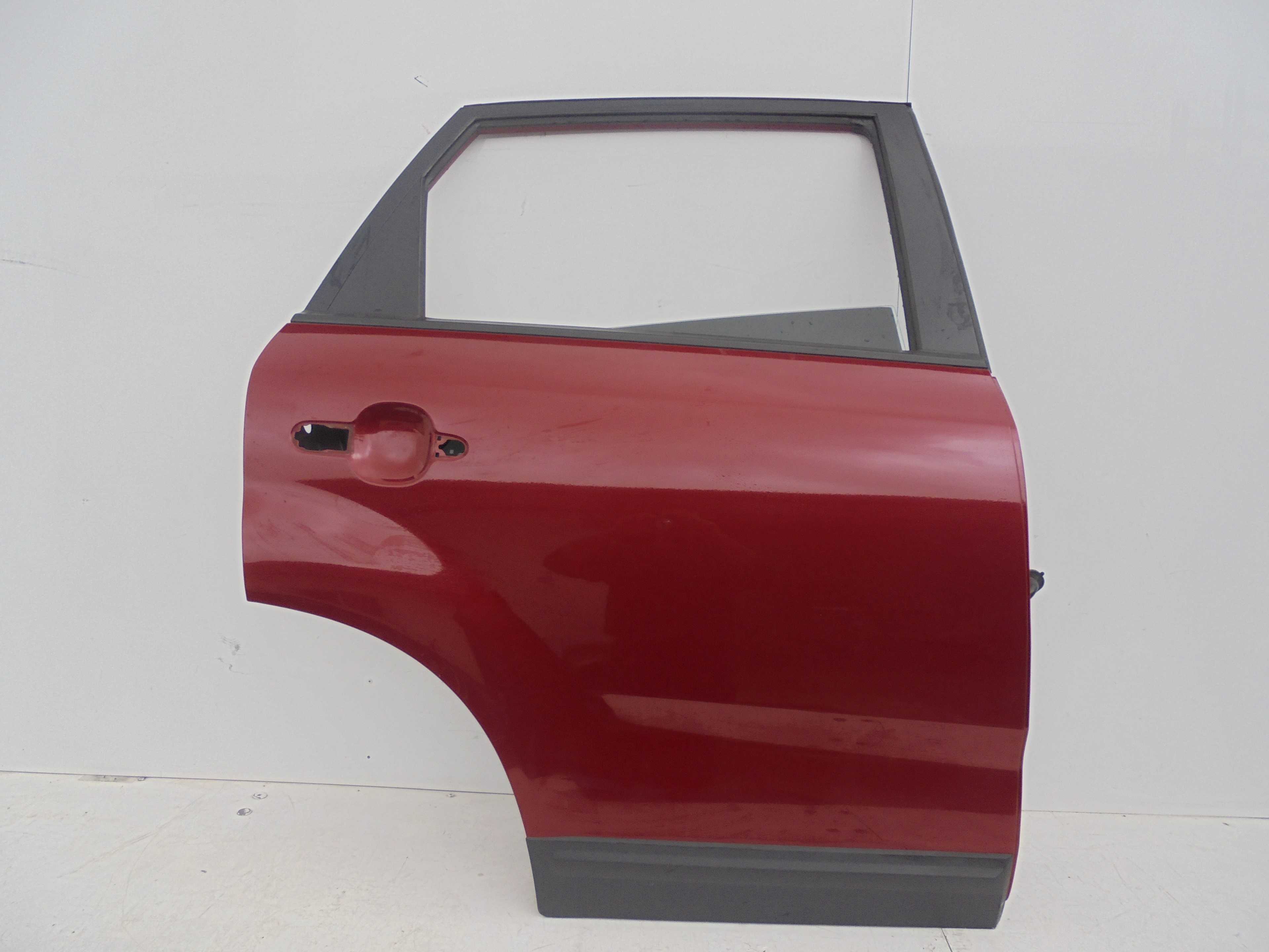 Recambio de puerta trasera derecha para kia sorento active 4wd referencia OEM IAM   