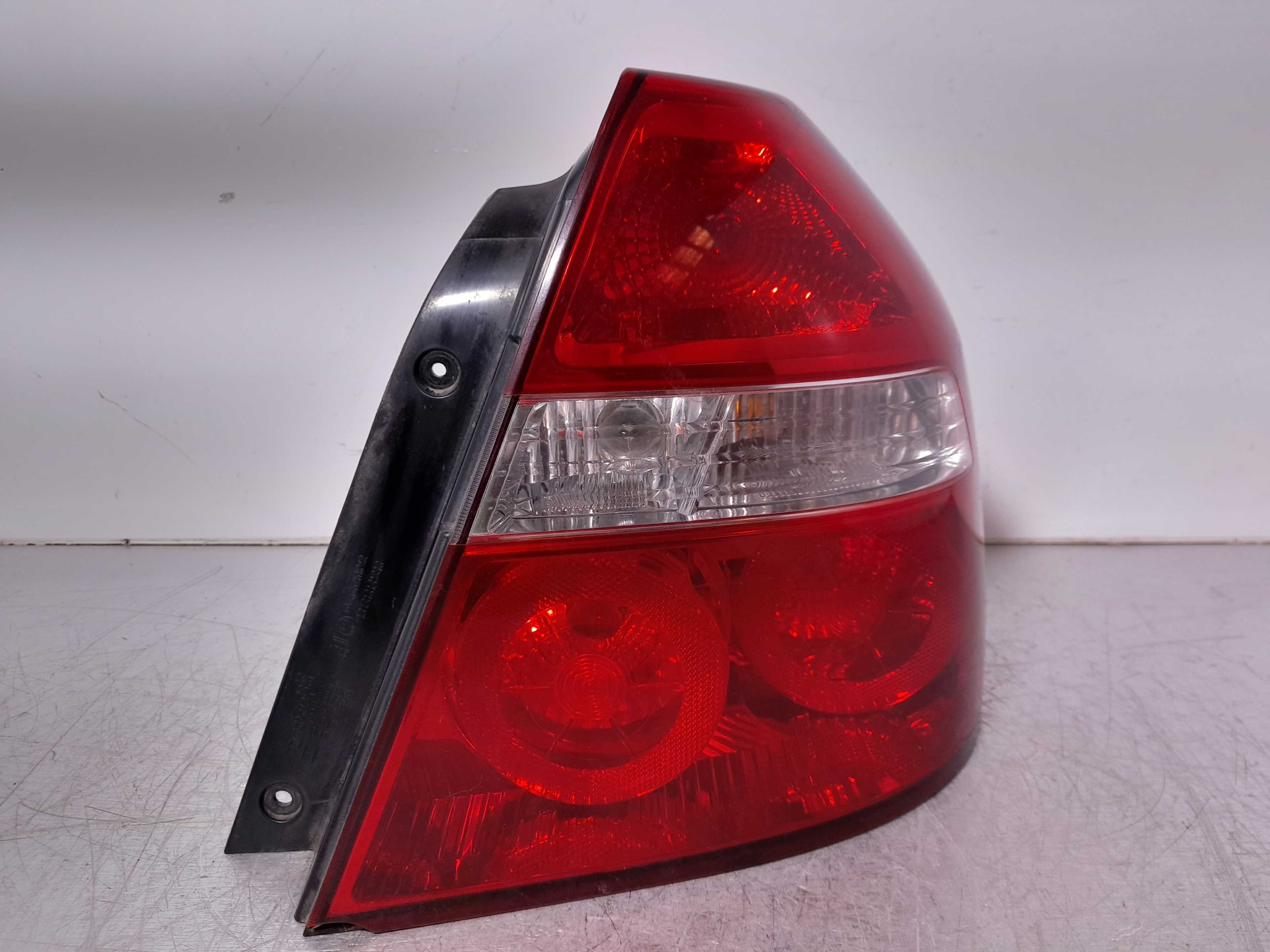 Recambio de piloto trasero derecho para chevrolet aveo 1.4 cat referencia OEM IAM 200611P  