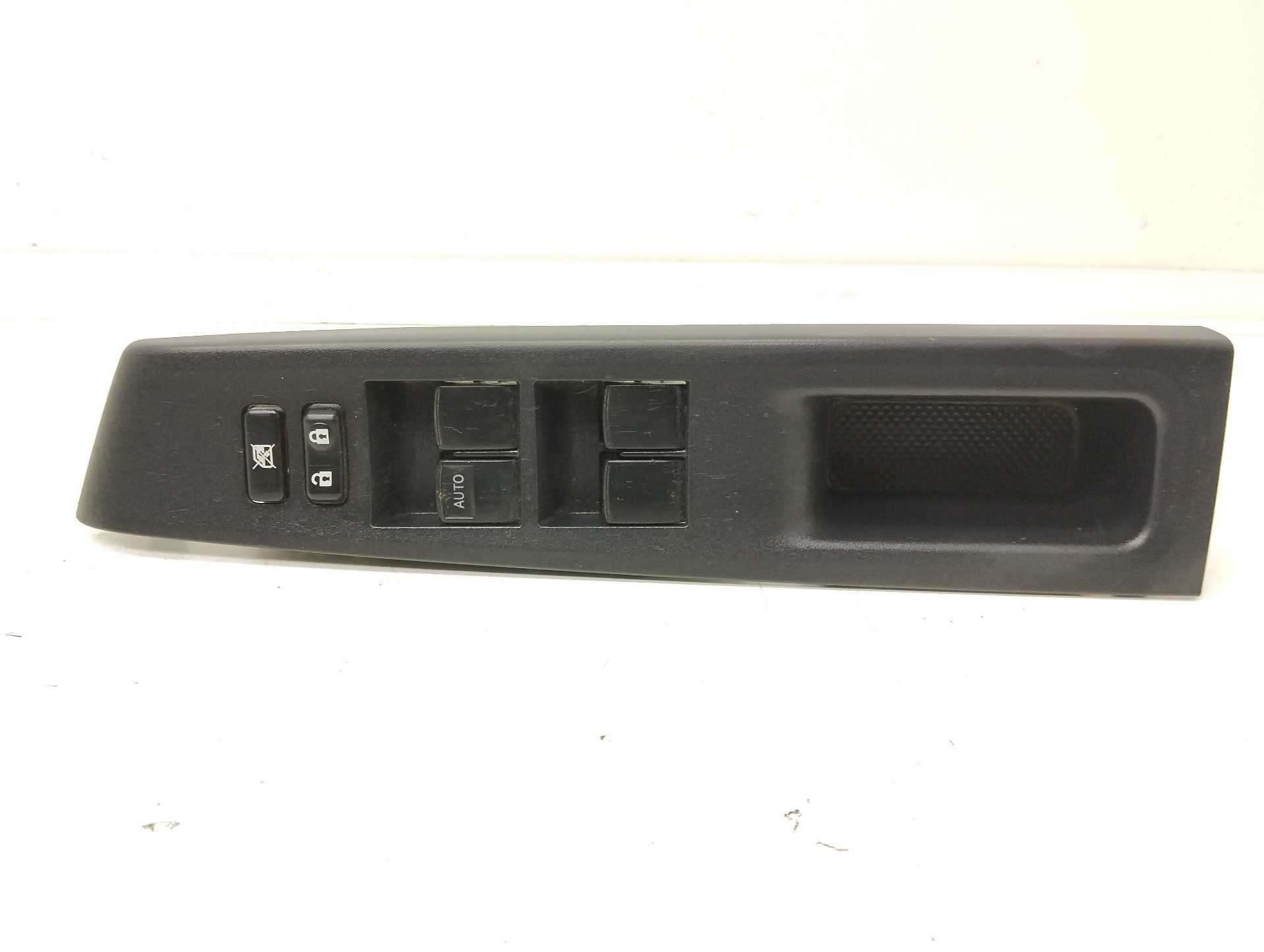 Recambio de mando elevalunas delantero izquierdo para toyota yaris active hybrid referencia OEM IAM 742320D340  