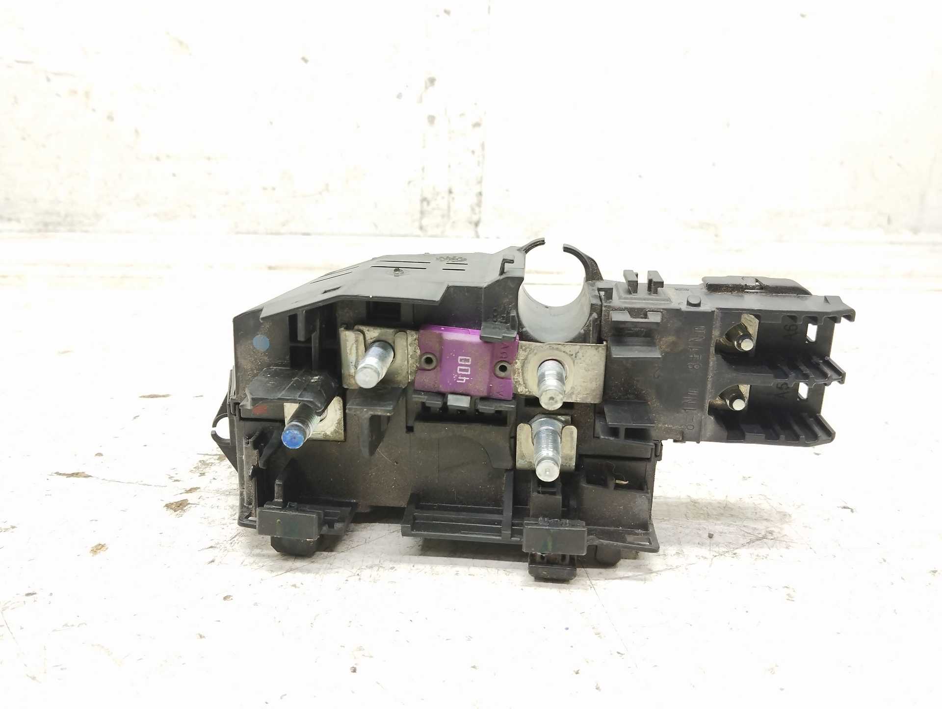 Recambio de caja reles / fusibles para mercedes-benz clase gle (w166) gle 350 d 4matic referencia OEM IAM A1665405202 YAP3951614