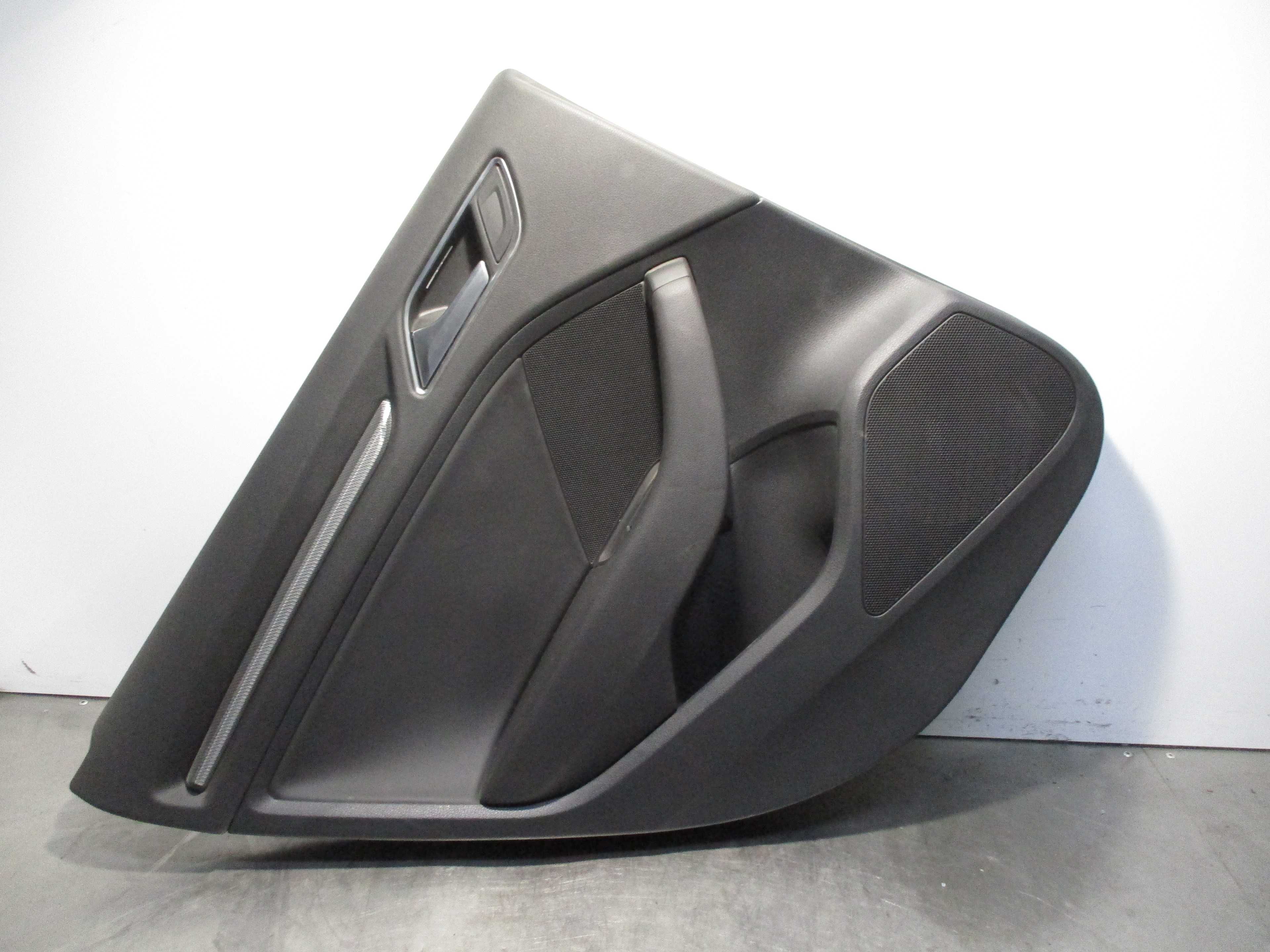 Recambio de guarnecido puerta trasera izquierda para audi a3 sedán (8vm) 30 tdi básico referencia OEM IAM 8V4863981B  