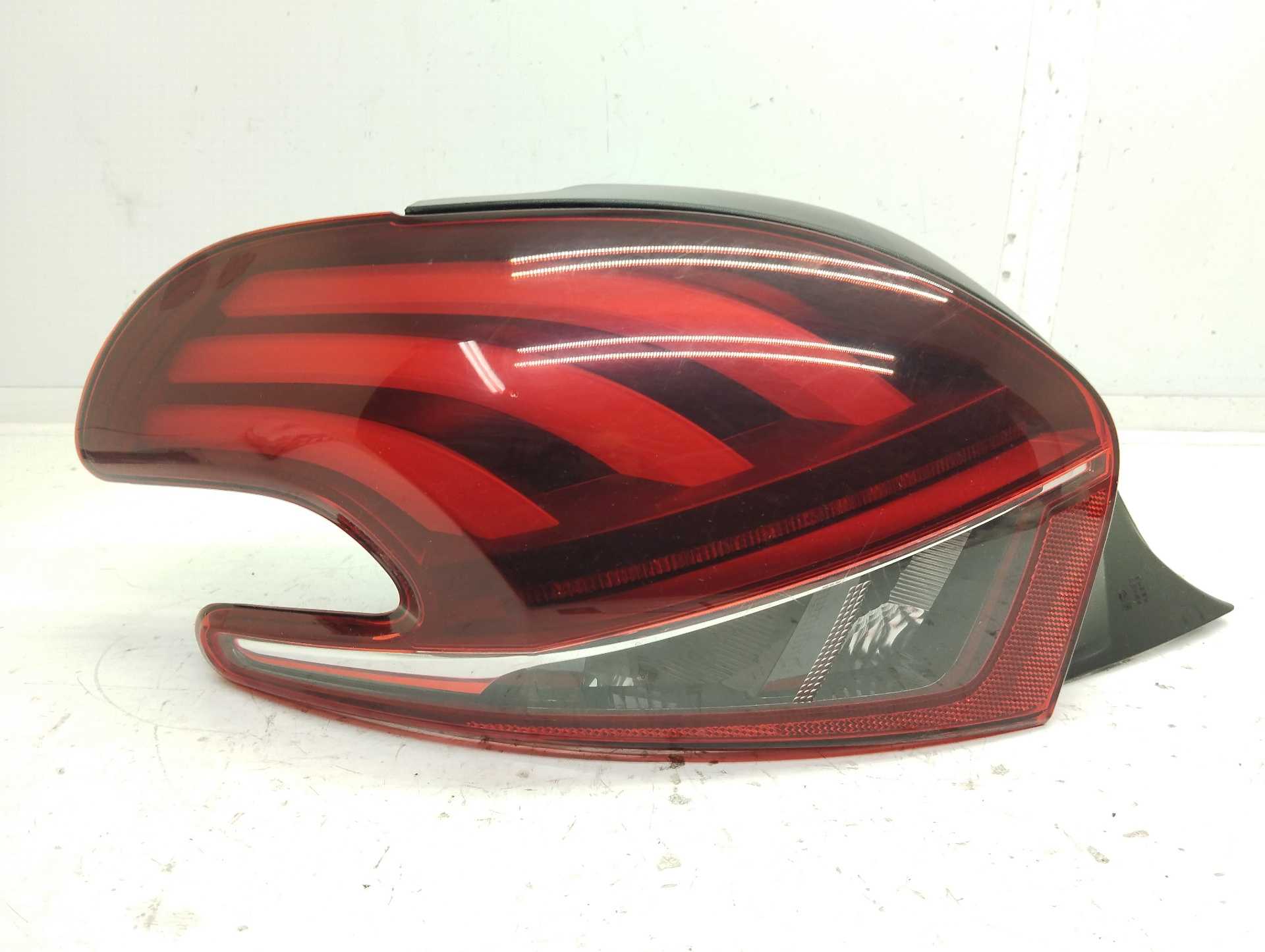 Recambio de piloto trasero izquierdo para peugeot 208 style referencia OEM IAM 001970330 9810343080 