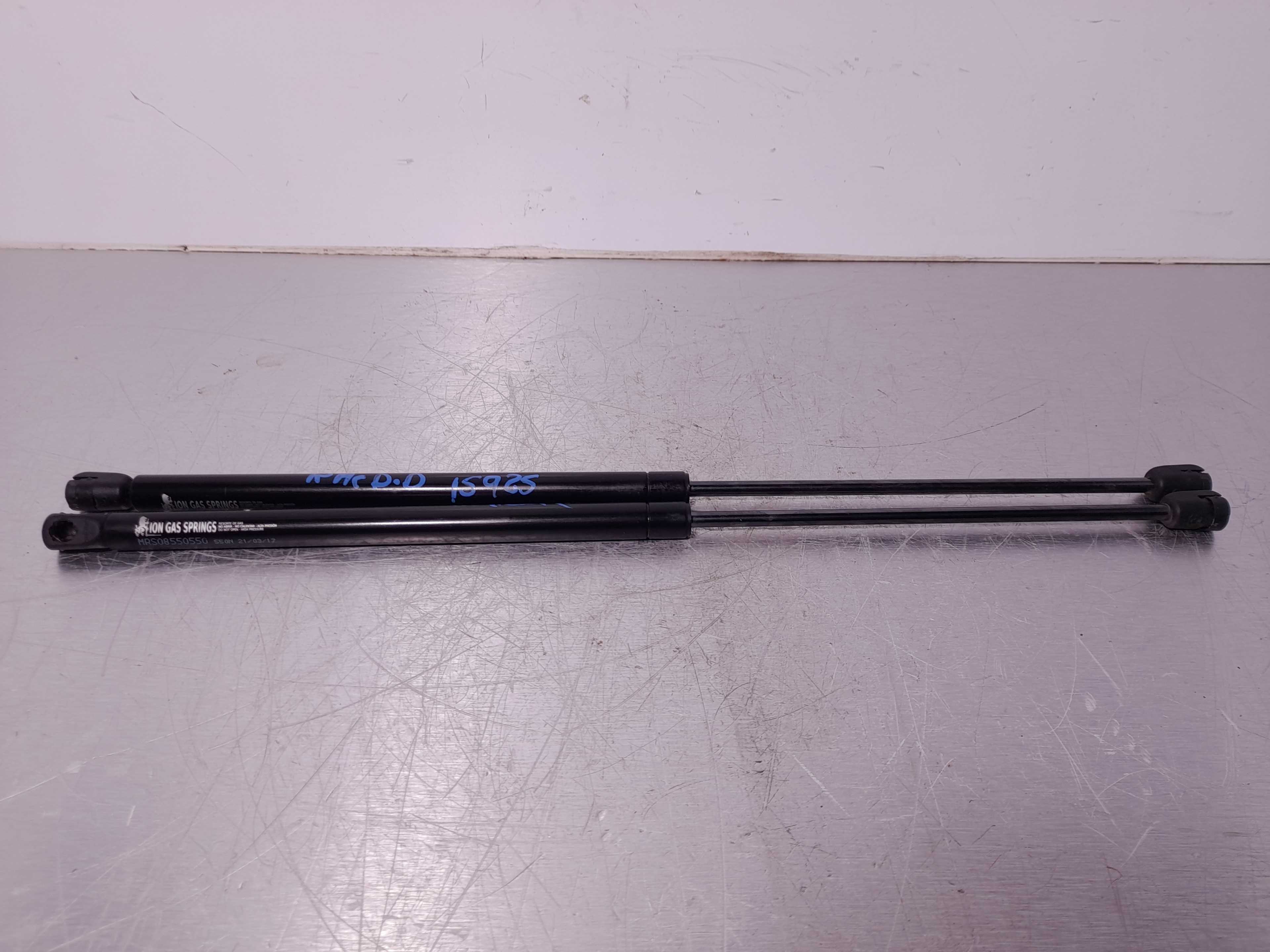Recambio de amortiguadores maletero / porton para nissan primera berlina (p11) 1.6 16v cat referencia OEM IAM   
