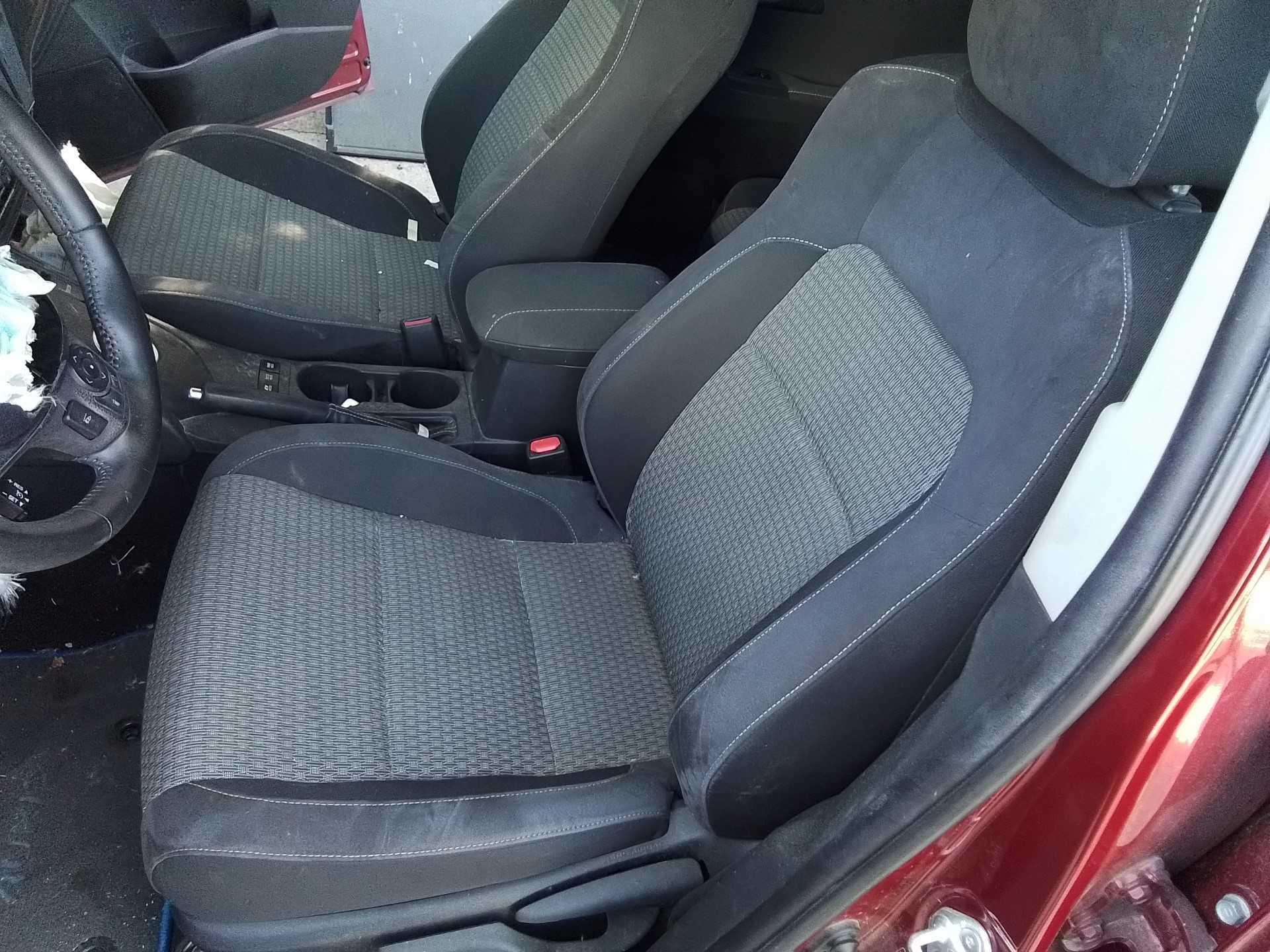 Recambio de asiento delantero izquierdo para toyota auris hybrid active referencia OEM IAM   