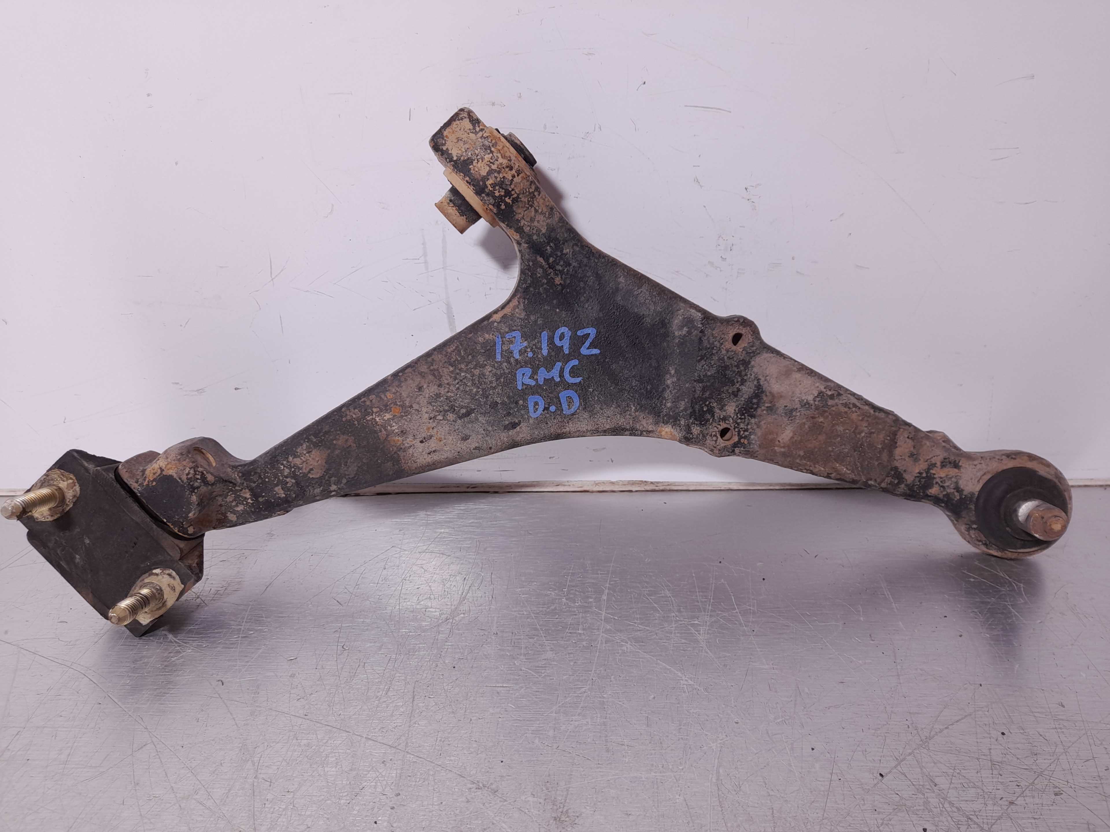 Recambio de brazo suspension inferior delantero derecho para citroën ax 11 tre referencia OEM IAM   
