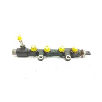 Recambio de rampa inyectora para ford transit connect kombi trend largo referencia OEM IAM 9825589880 28497701 28497701