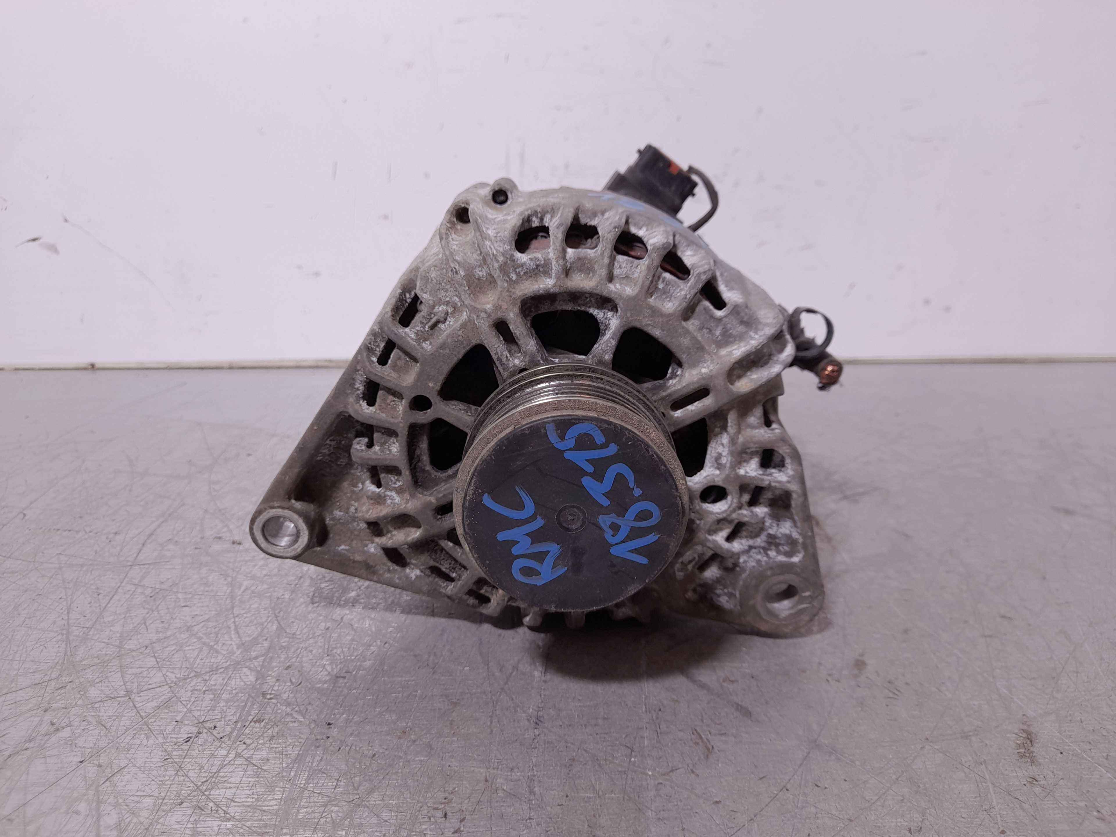 Recambio de alternador para kia cee´d active referencia OEM IAM 373002A500 VALEO 120A