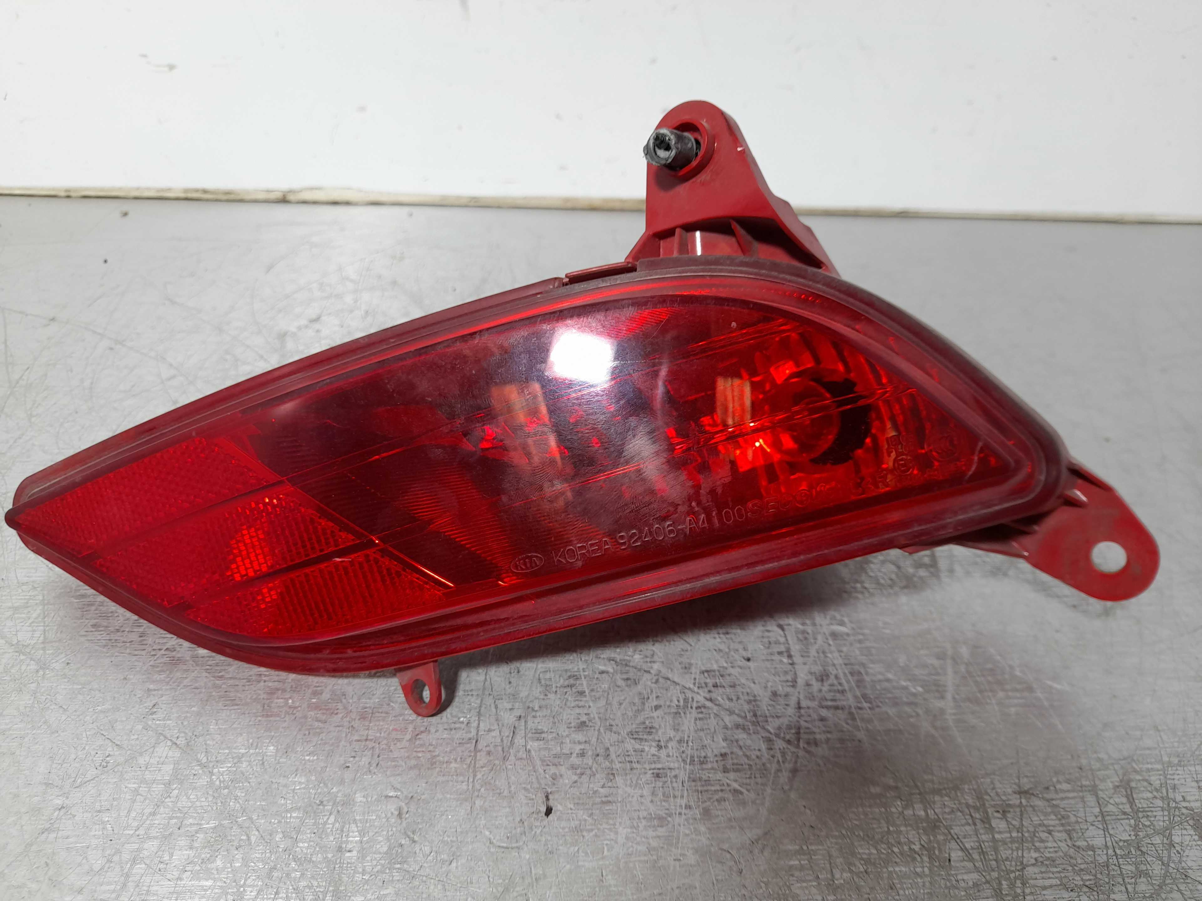 Recambio de faro antiniebla trasero derecho para kia carens ( ) basic referencia OEM IAM 92406A4100  