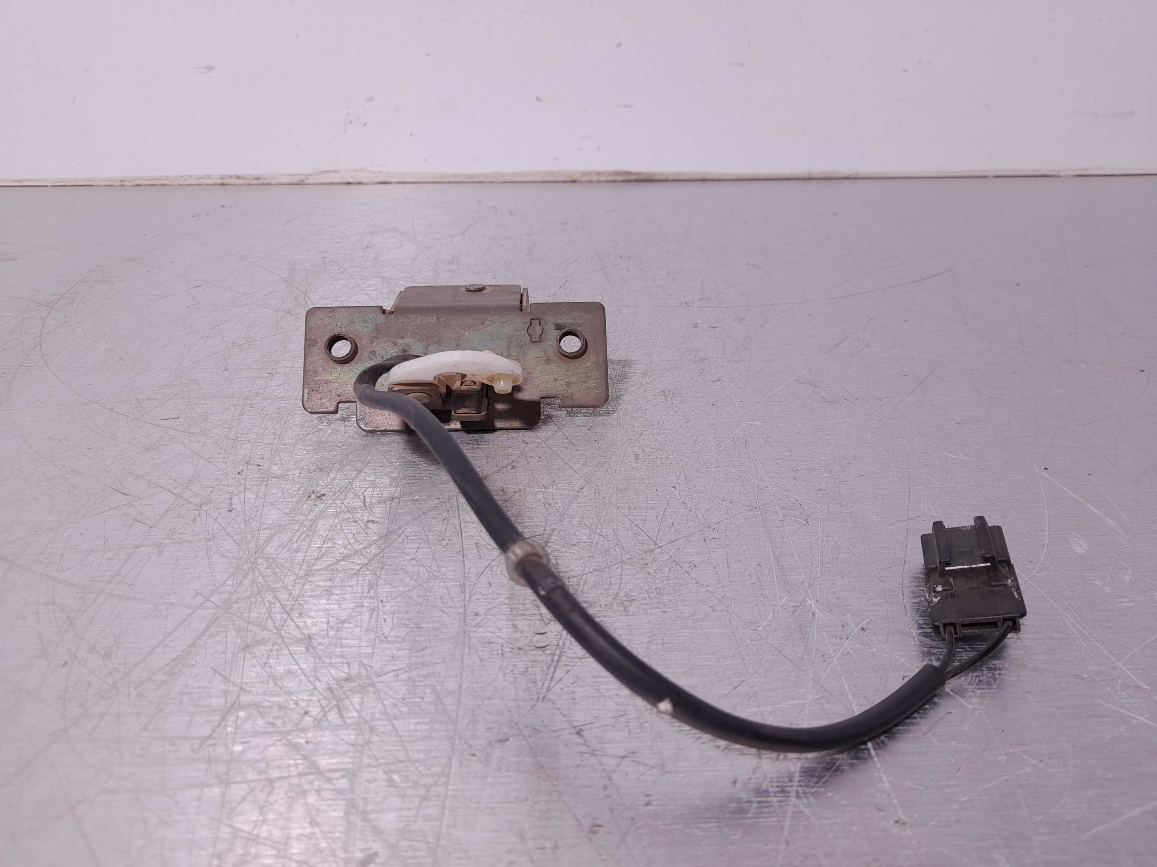 Recambio de cerradura maletero / porton para nissan primera berlina (p11) 1.6 16v cat referencia OEM IAM   