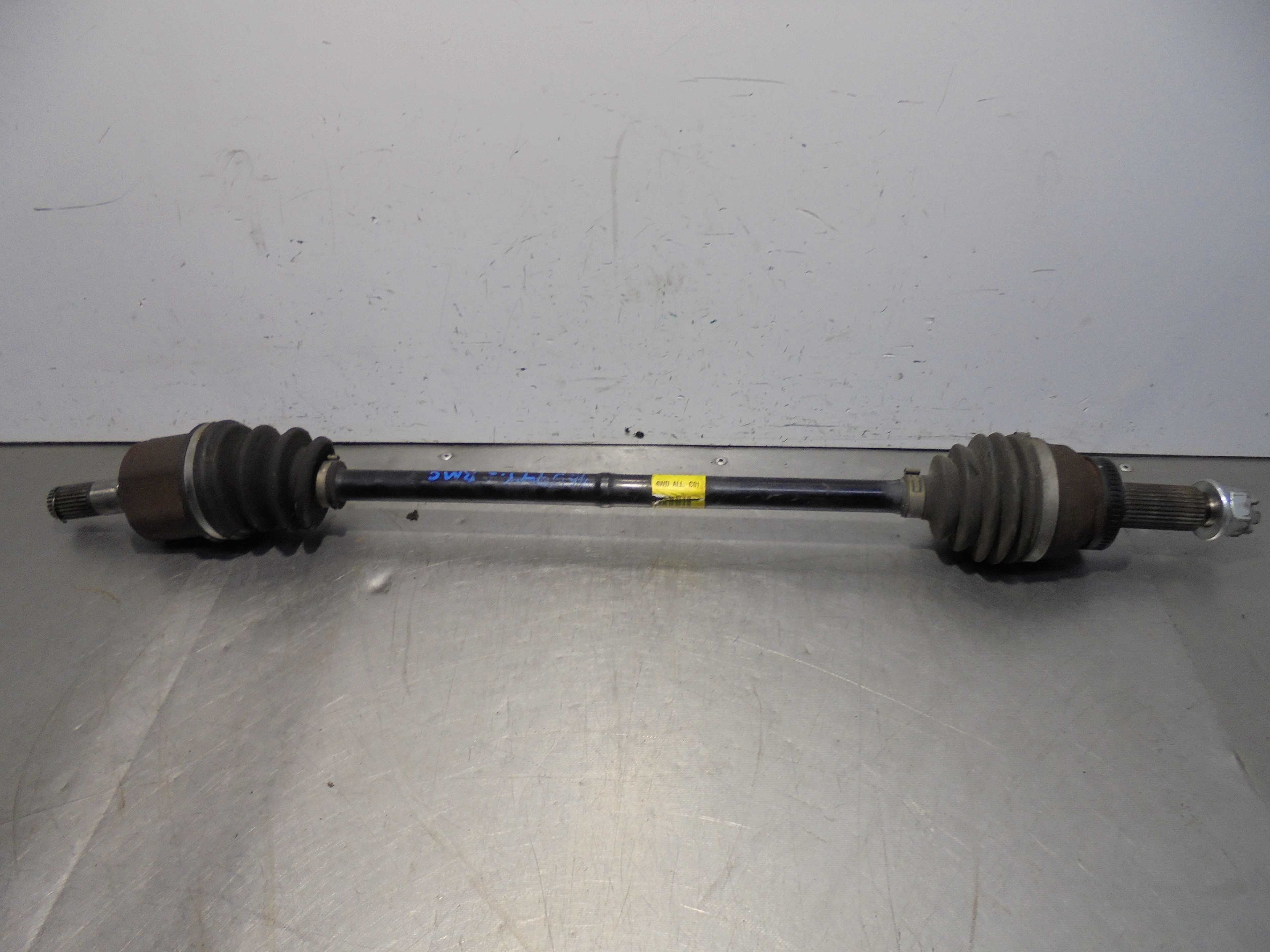 Recambio de transmision trasera izquierda para kia sorento active 4wd referencia OEM IAM 496002P000  