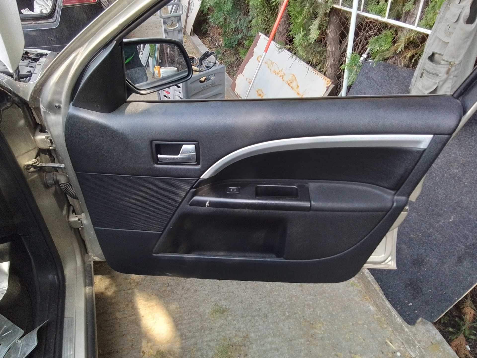 Recambio de guarnecido puerta delantera derecha para ford mondeo berlina (ge) referencia OEM IAM   