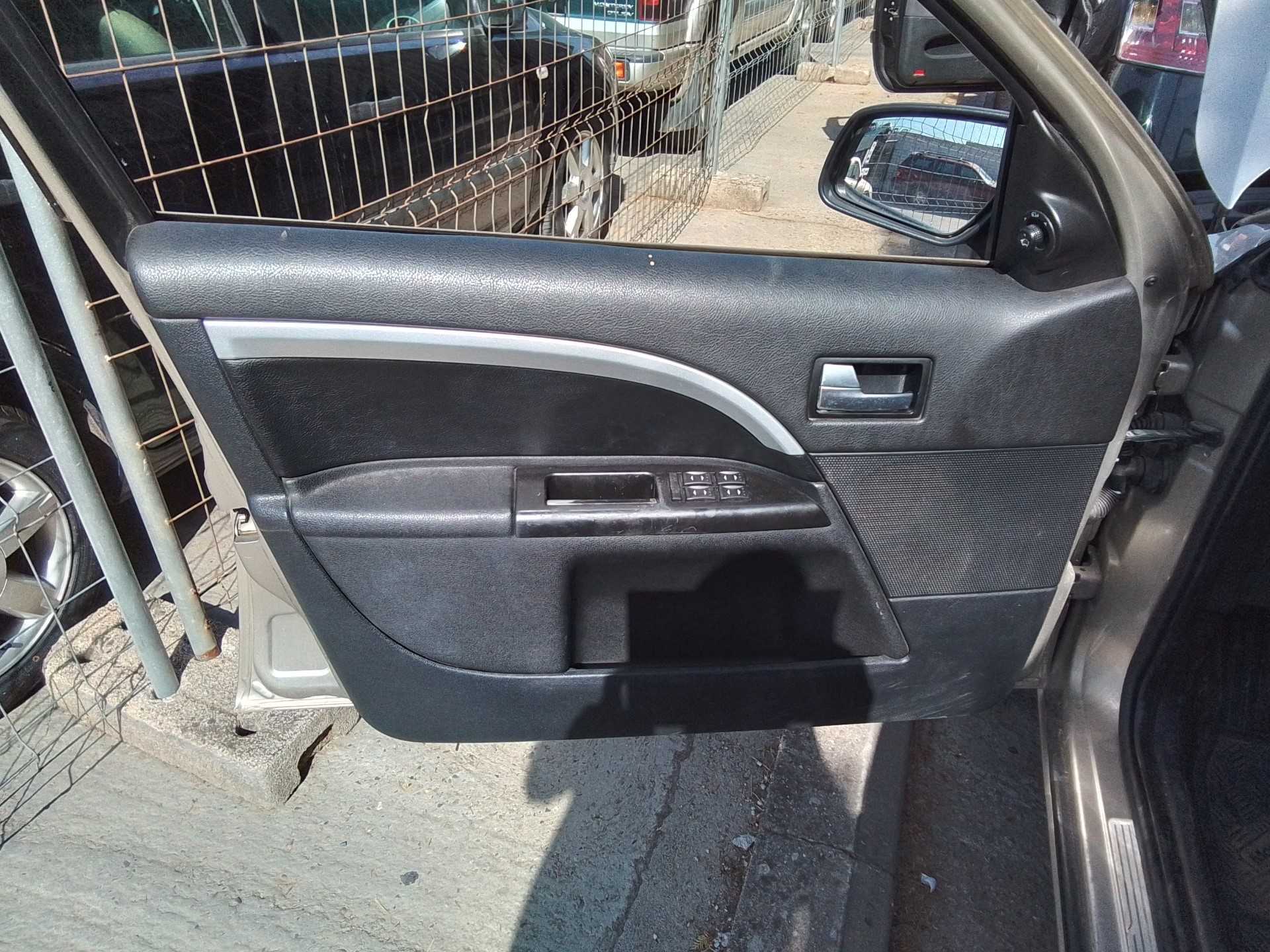Recambio de guarnecido puerta delantera izquierda para ford mondeo berlina (ge) referencia OEM IAM   