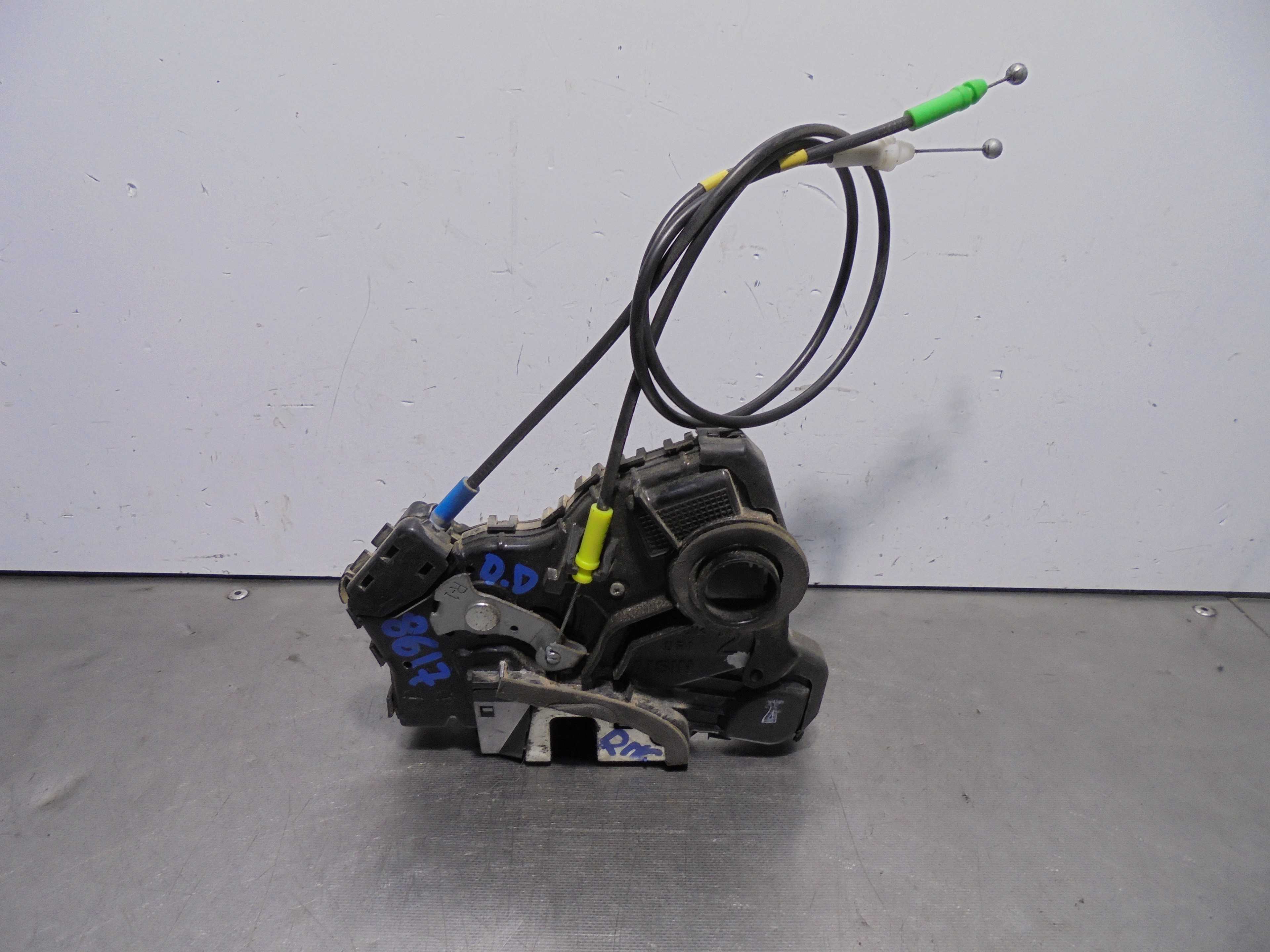 Recambio de cerradura puerta delantera derecha para toyota auris hybrid active referencia OEM IAM   