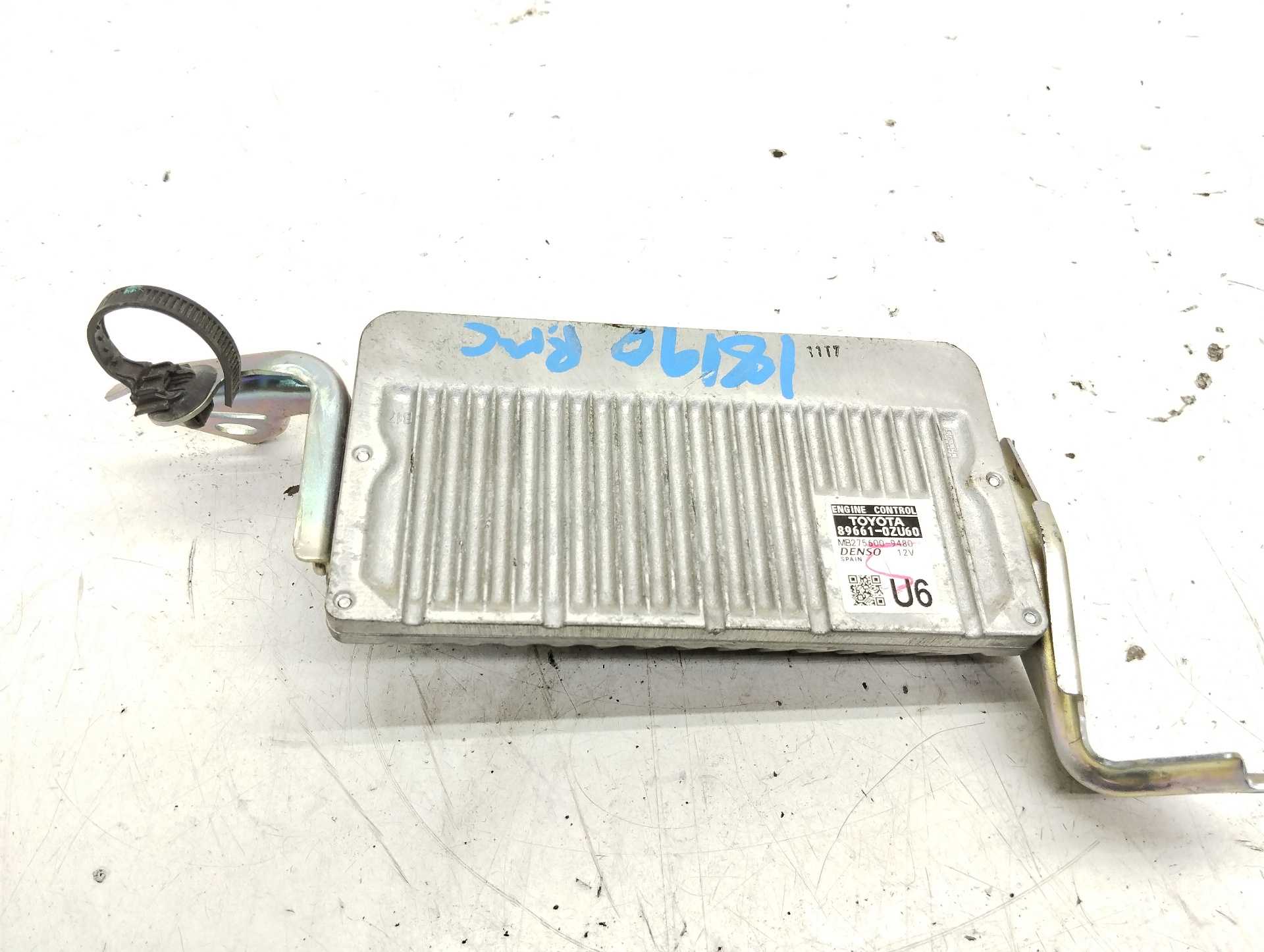 Recambio de centralita motor uce para toyota auris hybrid active referencia OEM IAM 896610ZU60 MB2756009480 DENSO
