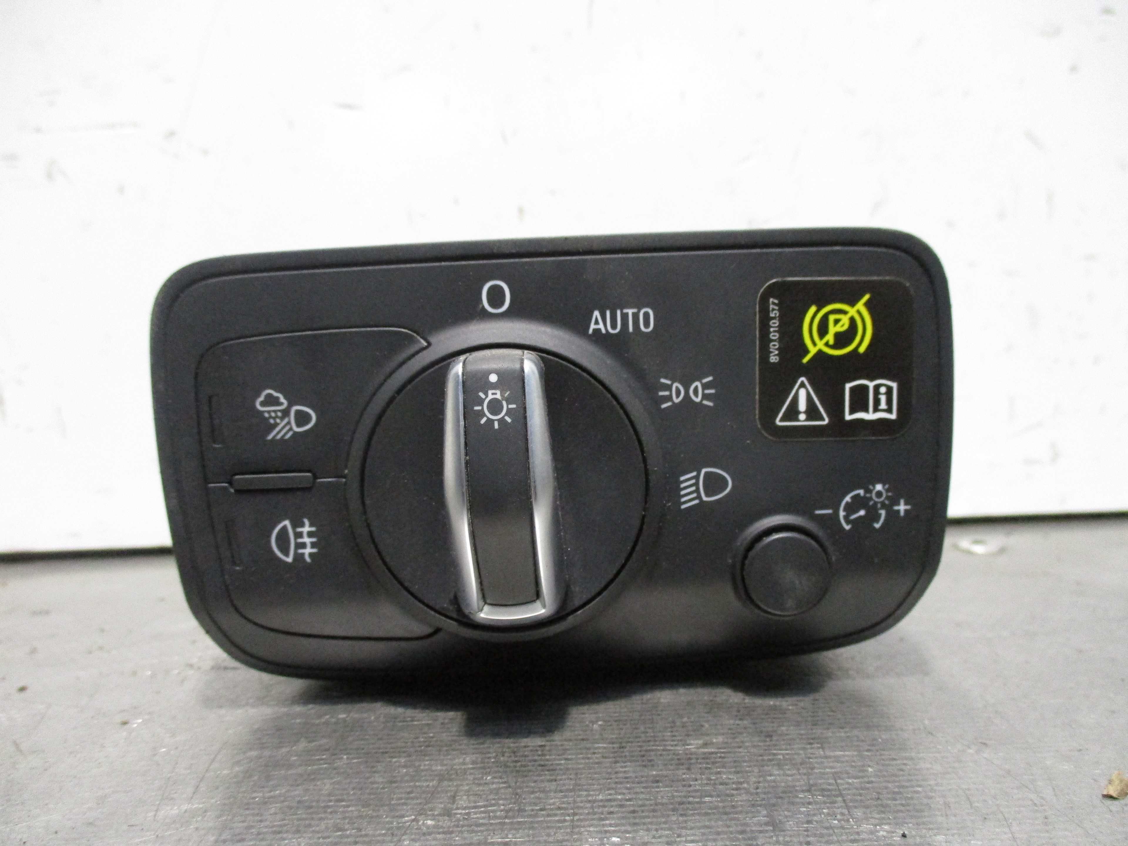Recambio de mando luces para audi a3 sedán (8vm) 30 tdi básico referencia OEM IAM 8V0941531AR  