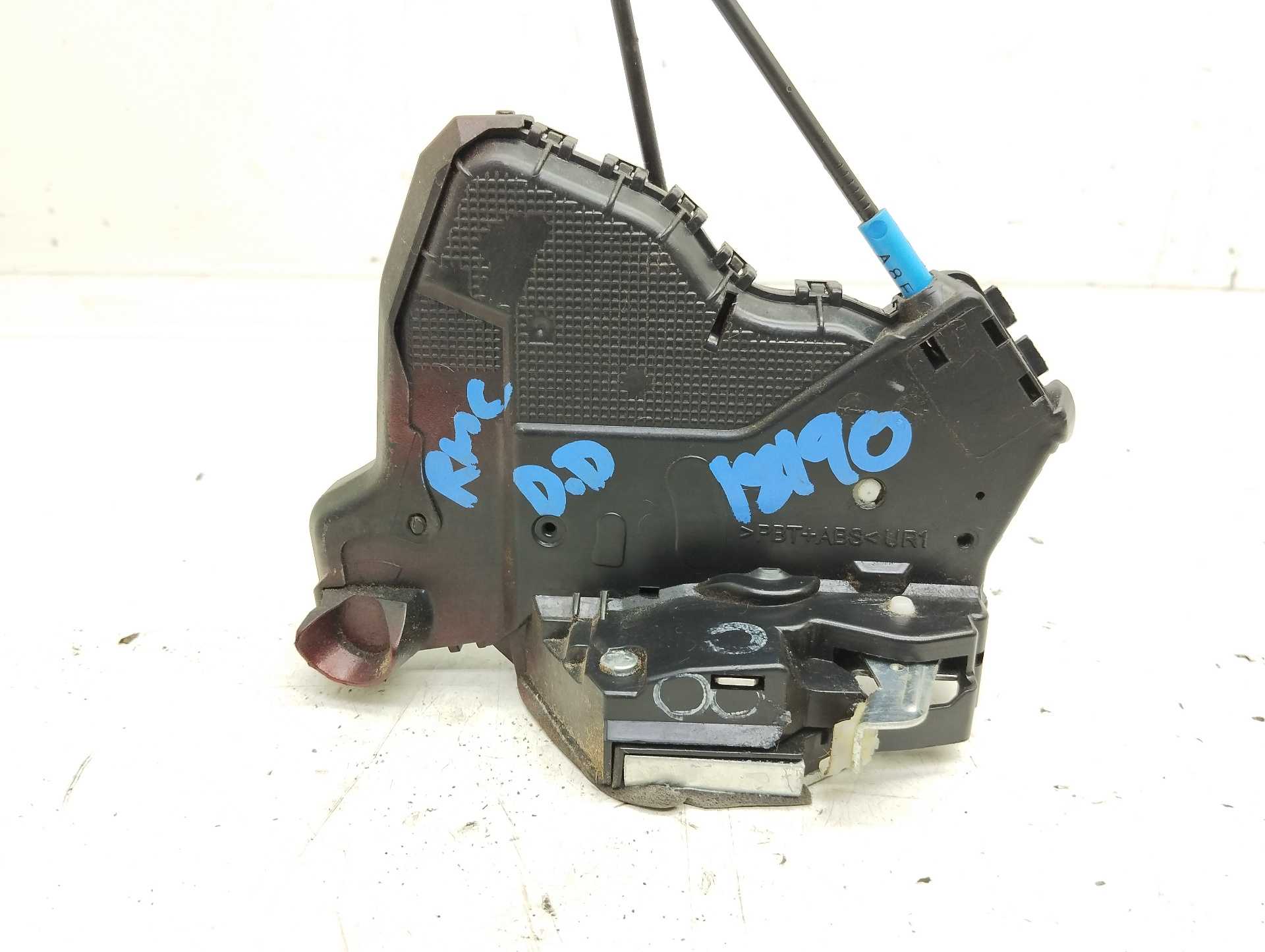 Recambio de cerradura puerta delantera derecha para toyota auris hybrid active referencia OEM IAM A084219  