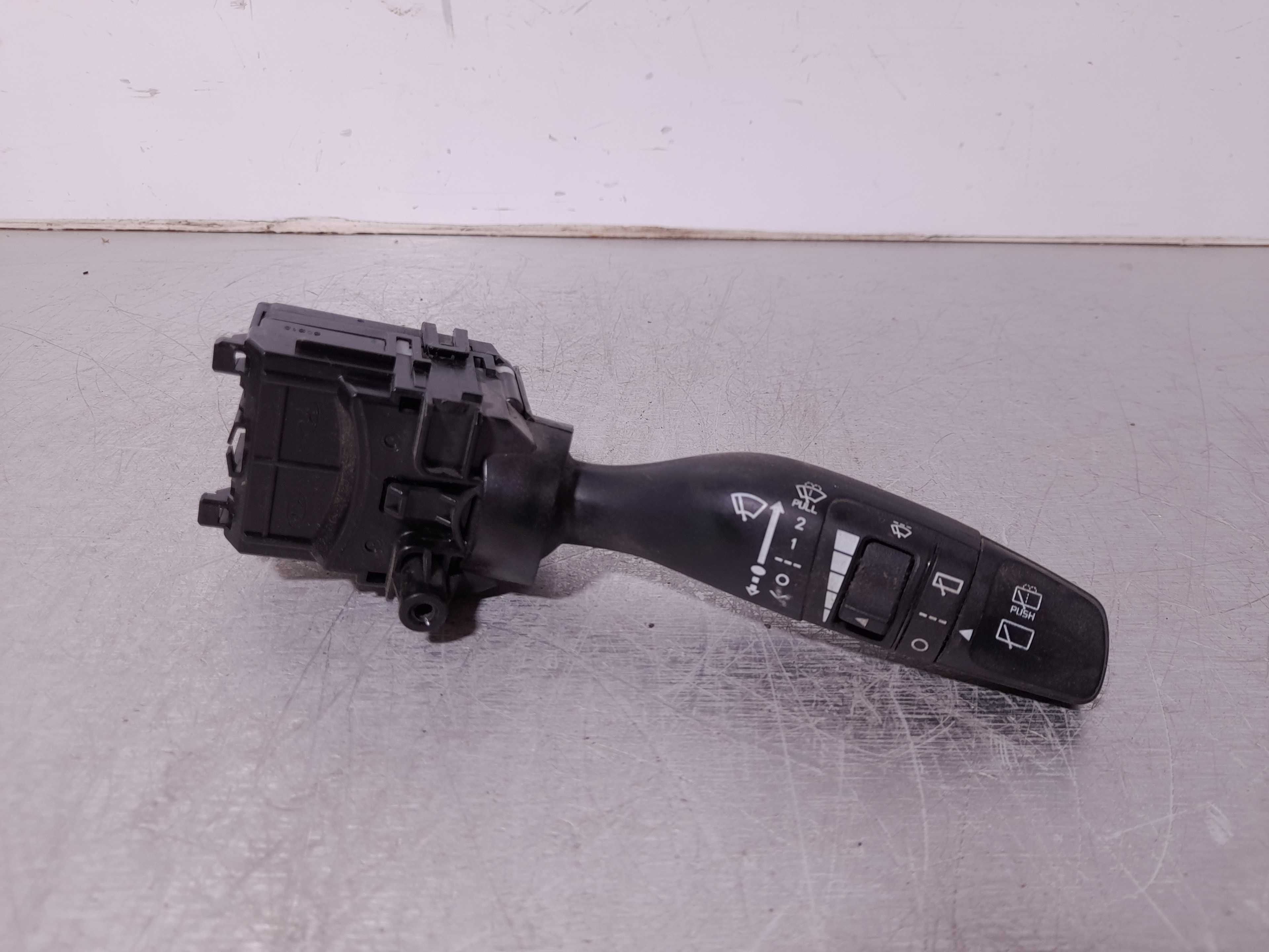 Recambio de mando limpia para kia carens ( ) basic referencia OEM IAM   