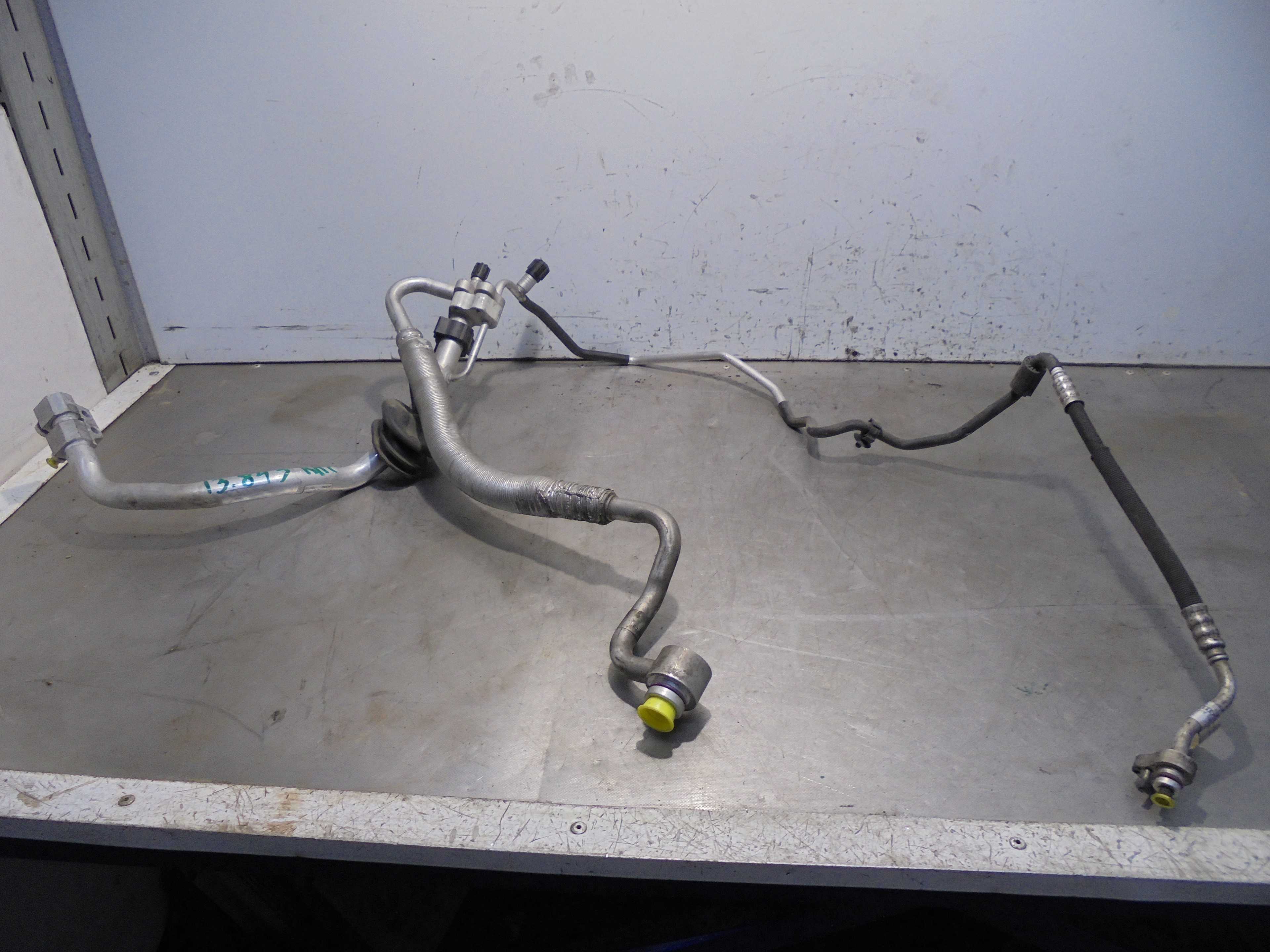 Recambio de tubos aire acondicionado para audi a6 avant (4g5) 3.0 tdi quattro referencia OEM IAM 4G1260712 4G0260710 DENSO