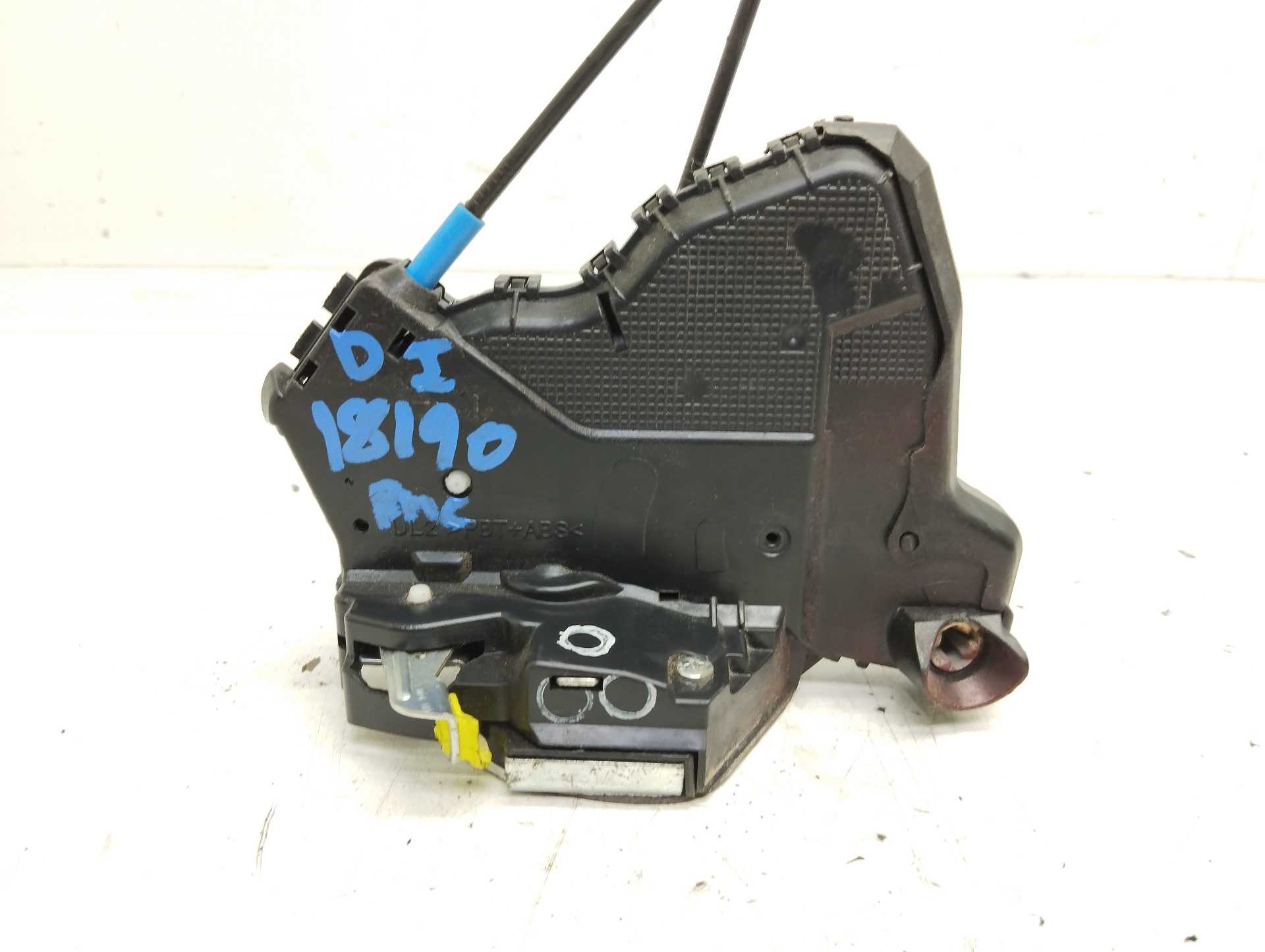 Recambio de cerradura puerta delantera izquierda para toyota auris hybrid active referencia OEM IAM A084219  