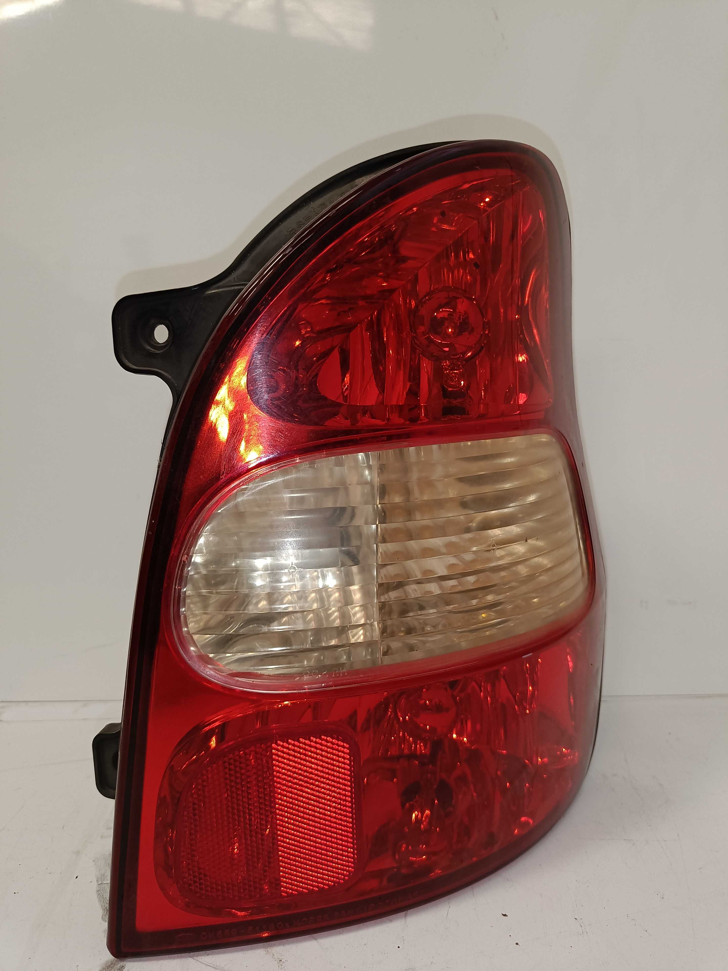 Recambio de piloto trasero derecho para kia carnival td ls travel referencia OEM IAM   