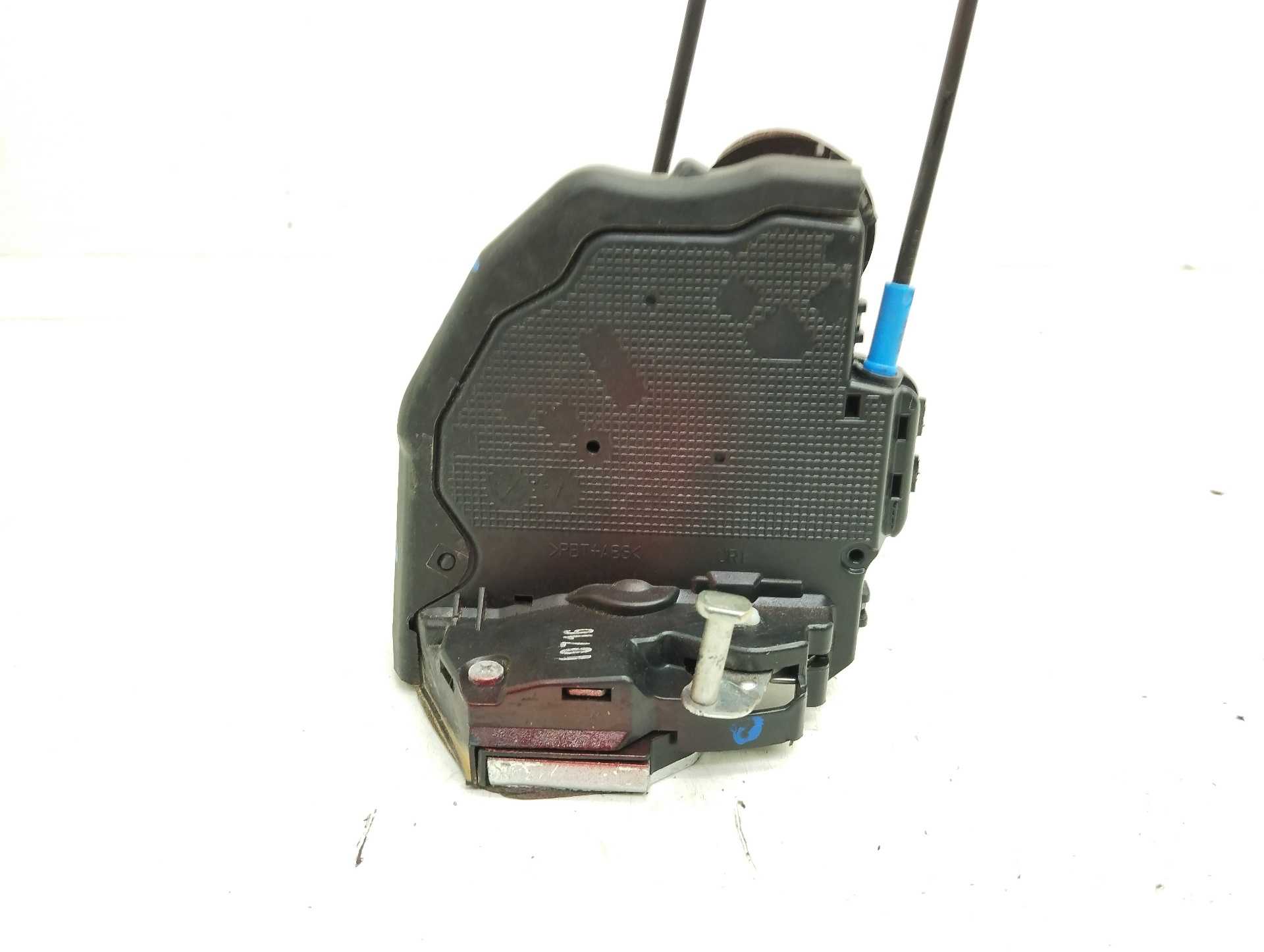 Recambio de cerradura puerta trasera derecha para toyota auris hybrid active referencia OEM IAM A084219  