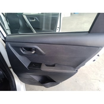 Recambio de guarnecido puerta trasera derecha para toyota auris hybrid active referencia OEM IAM   