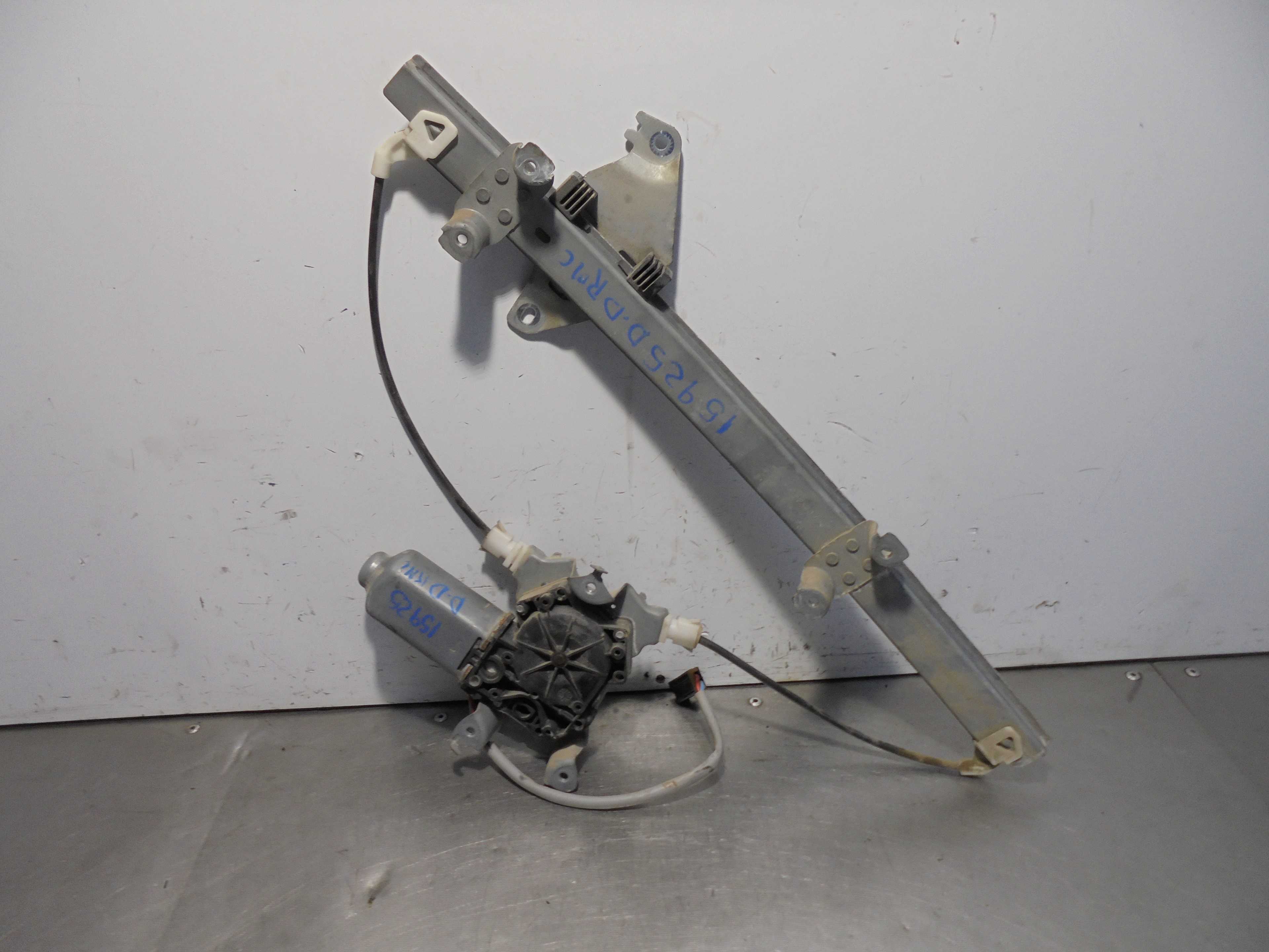 Recambio de elevalunas delantero derecho para nissan primera berlina (p11) 1.6 16v cat referencia OEM IAM 400438  