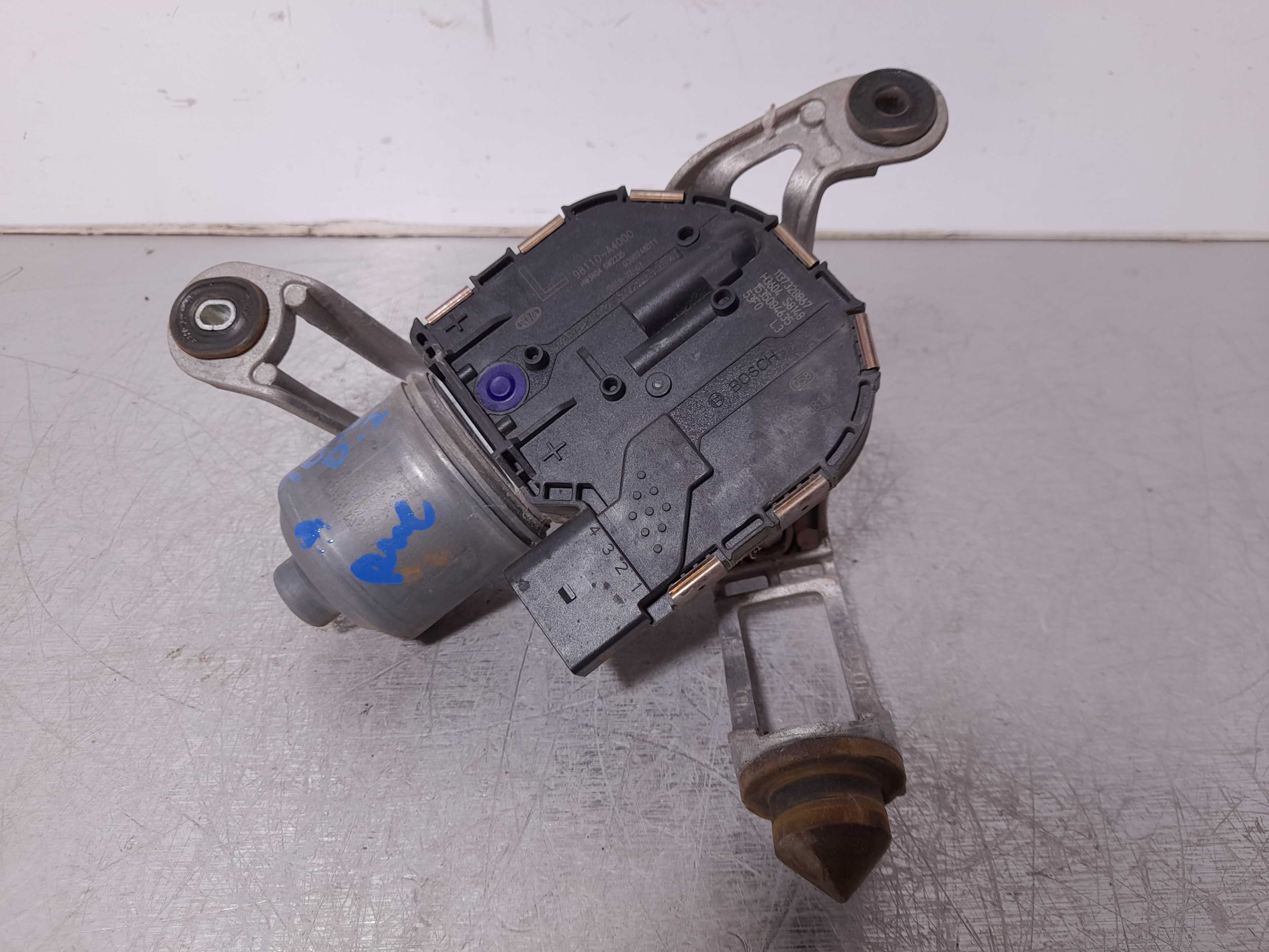 Recambio de motor limpia delantero para kia carens ( ) basic referencia OEM IAM 98110A4000  