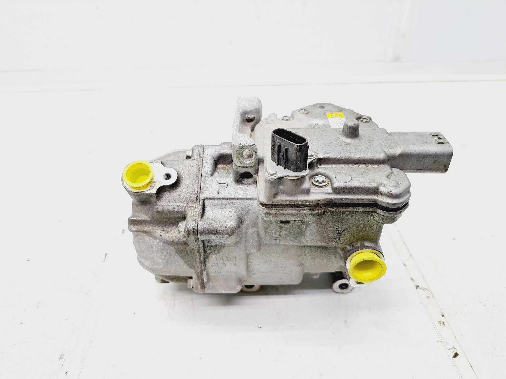 Recambio de compresor aire acondicionado para toyota auris hybrid active referencia OEM IAM 0422001330 DENSO 