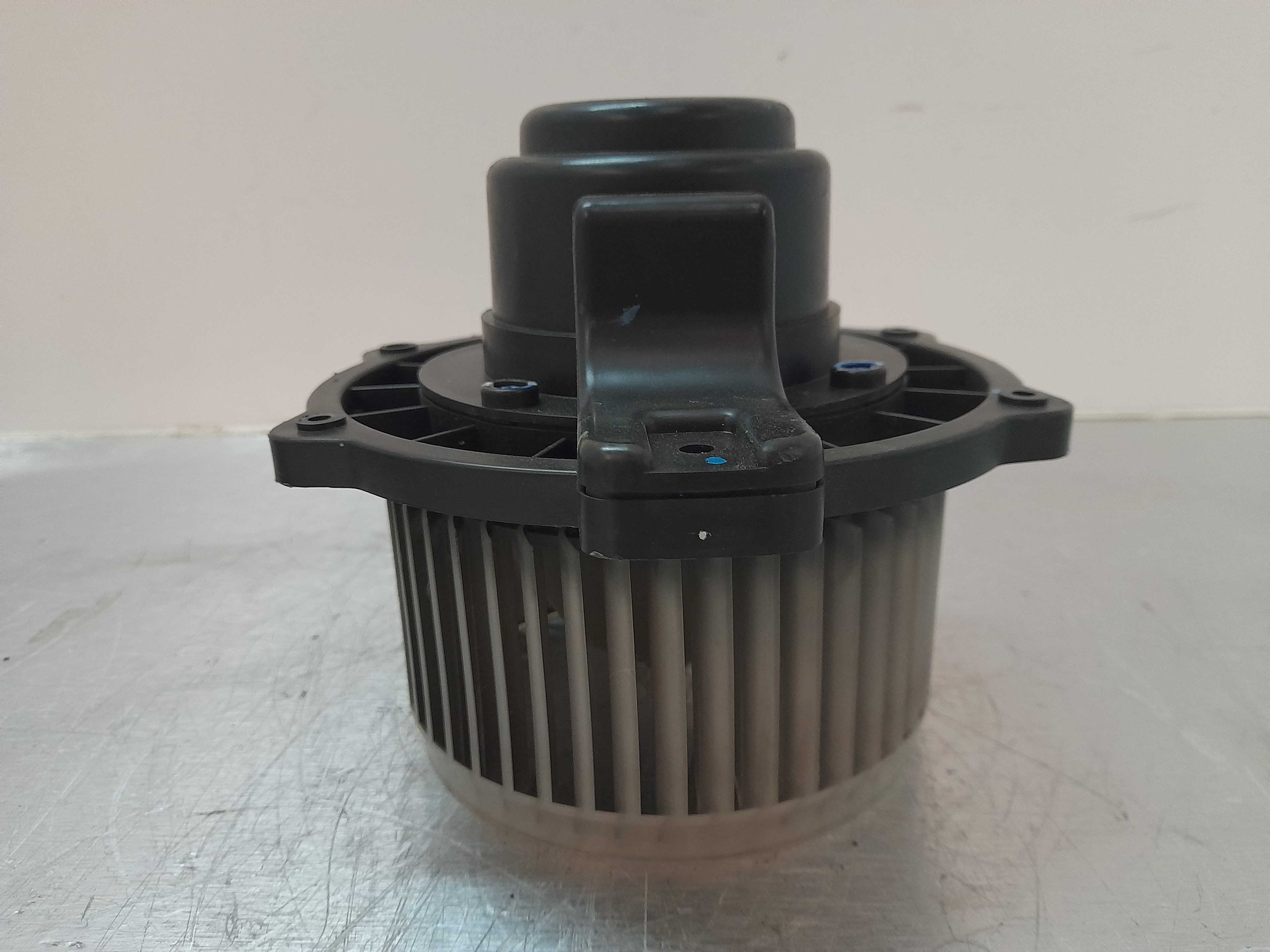 Recambio de motor calefaccion para chevrolet nubira berlina se referencia OEM IAM 614470  