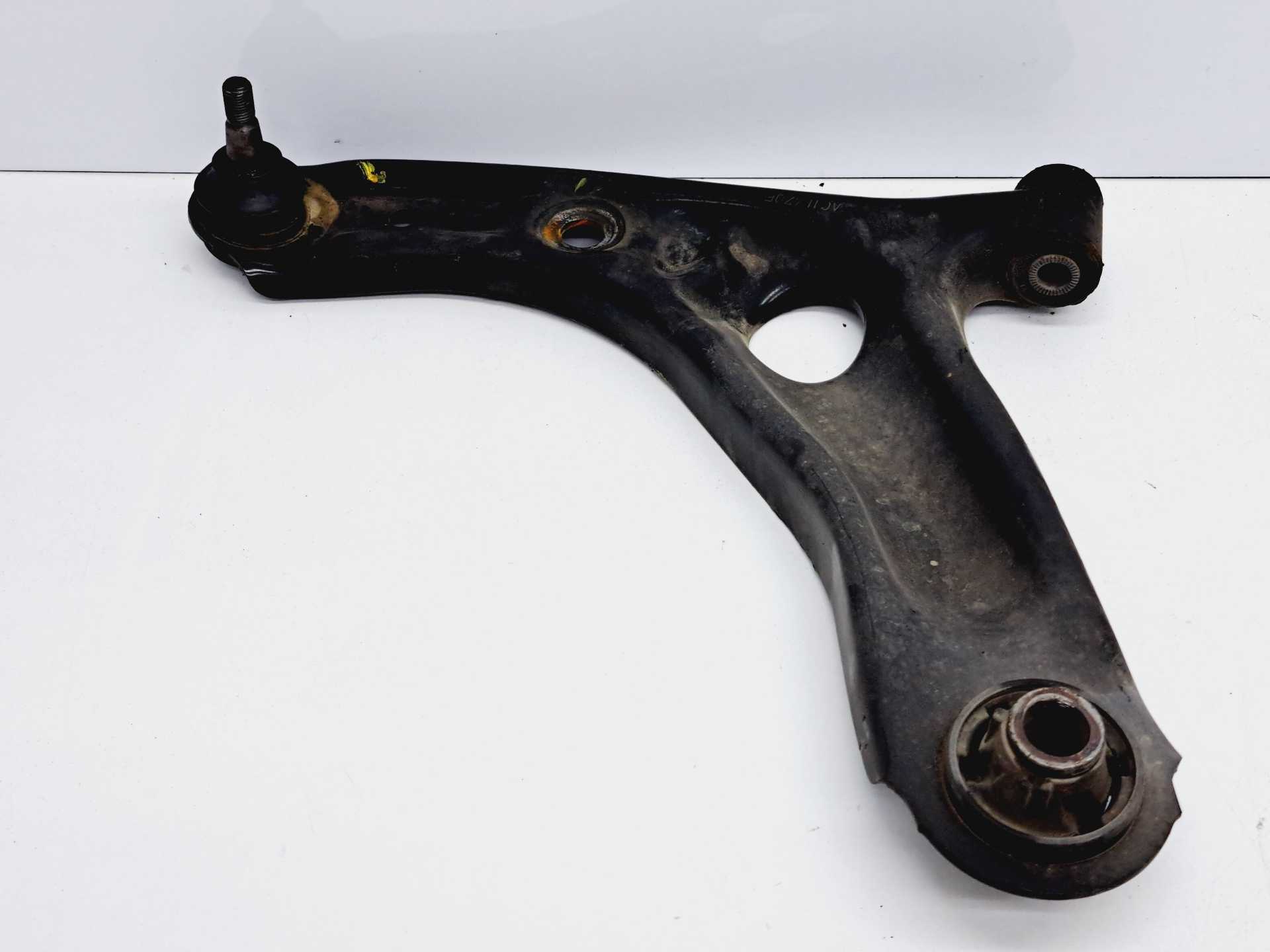 Recambio de brazo suspension inferior delantero izquierdo para toyota aygo (kgb/wnb) básico referencia OEM IAM   