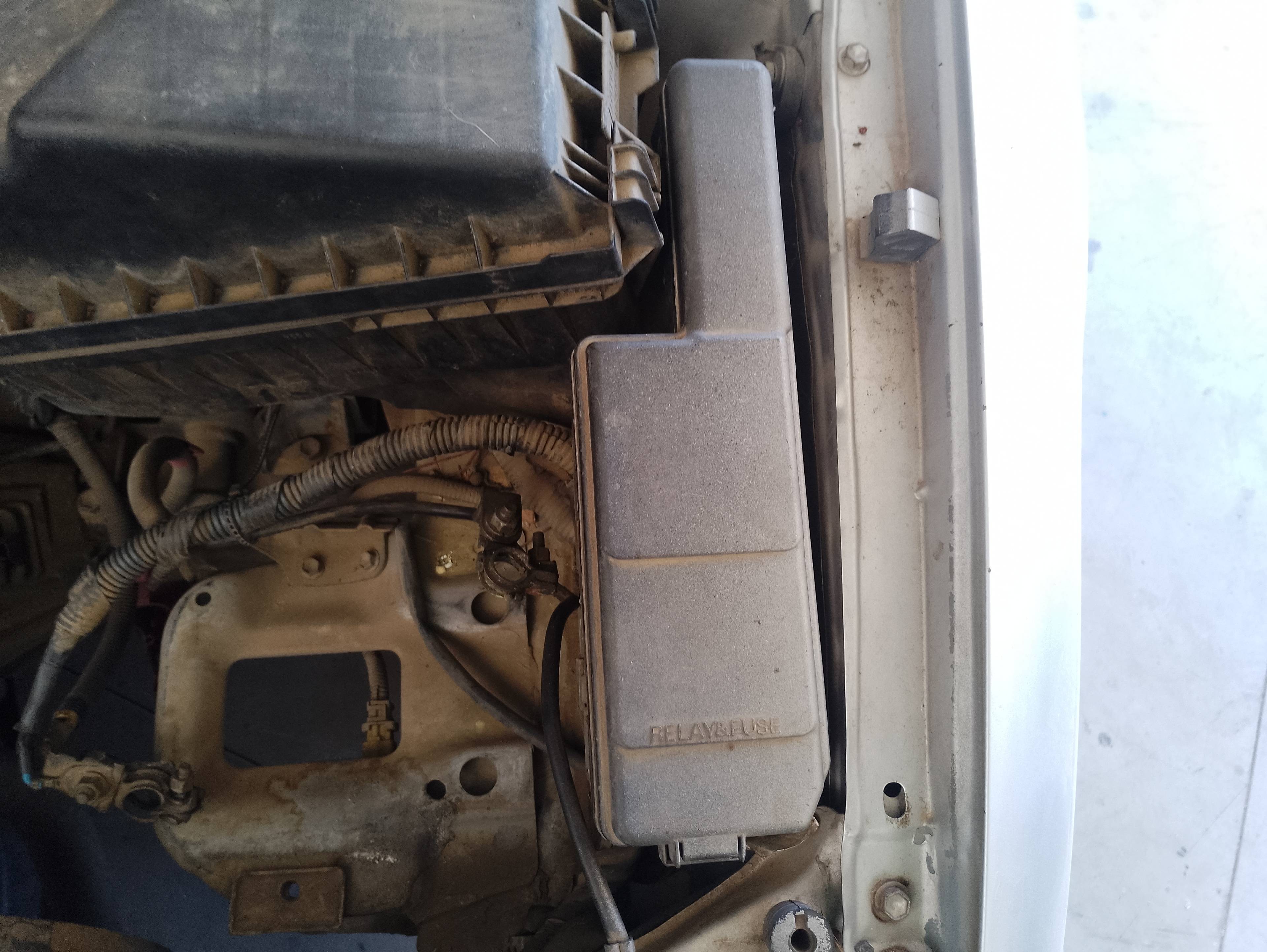 Recambio de caja reles / fusibles para toyota avensis berlina (t 22) 1.6 luna (5-ptas.) referencia OEM IAM   