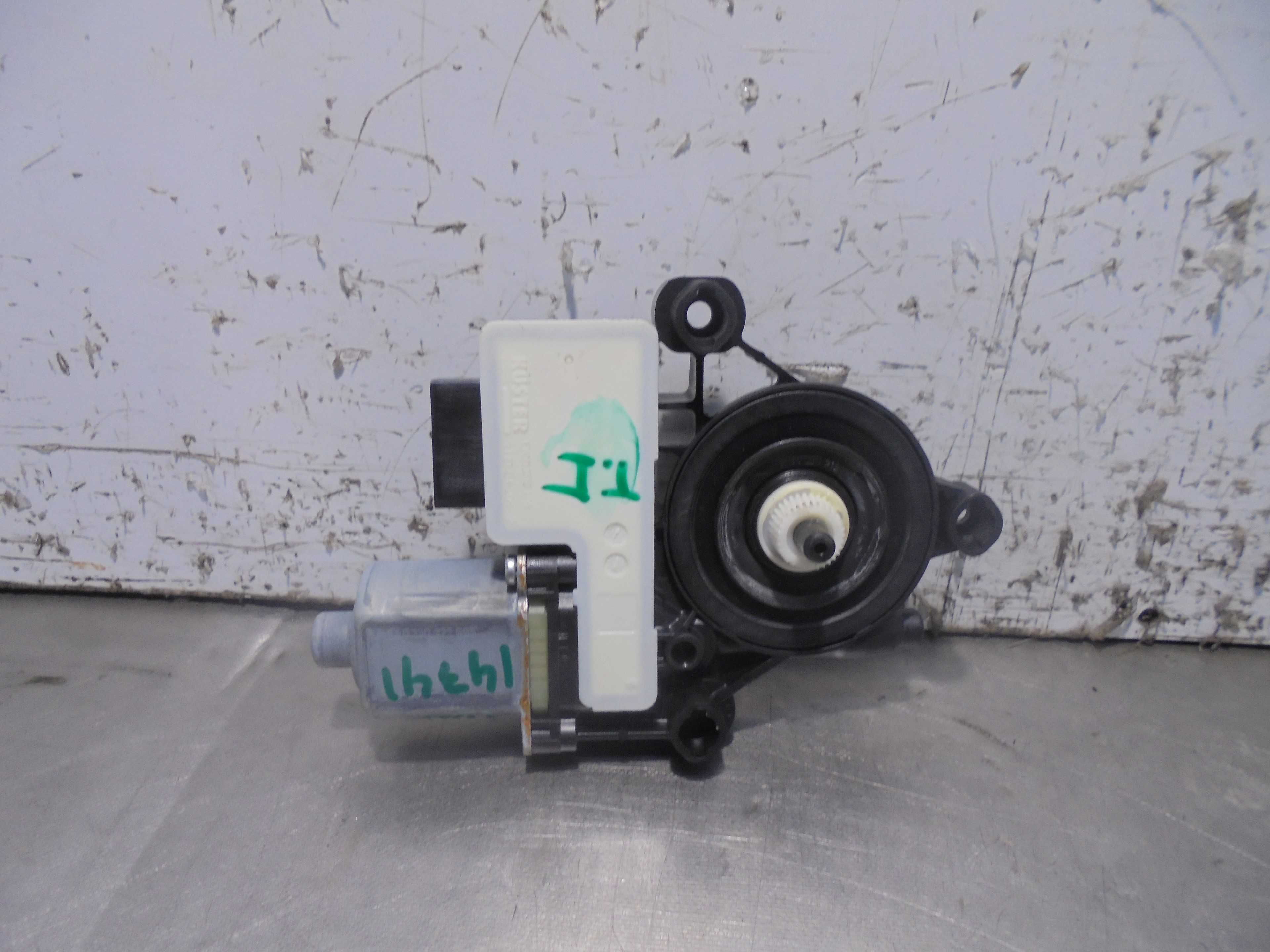 Recambio de motor elevalunas trasero izquierdo para volkswagen t-cross advance referencia OEM IAM 5Q0959407 BOSCH 