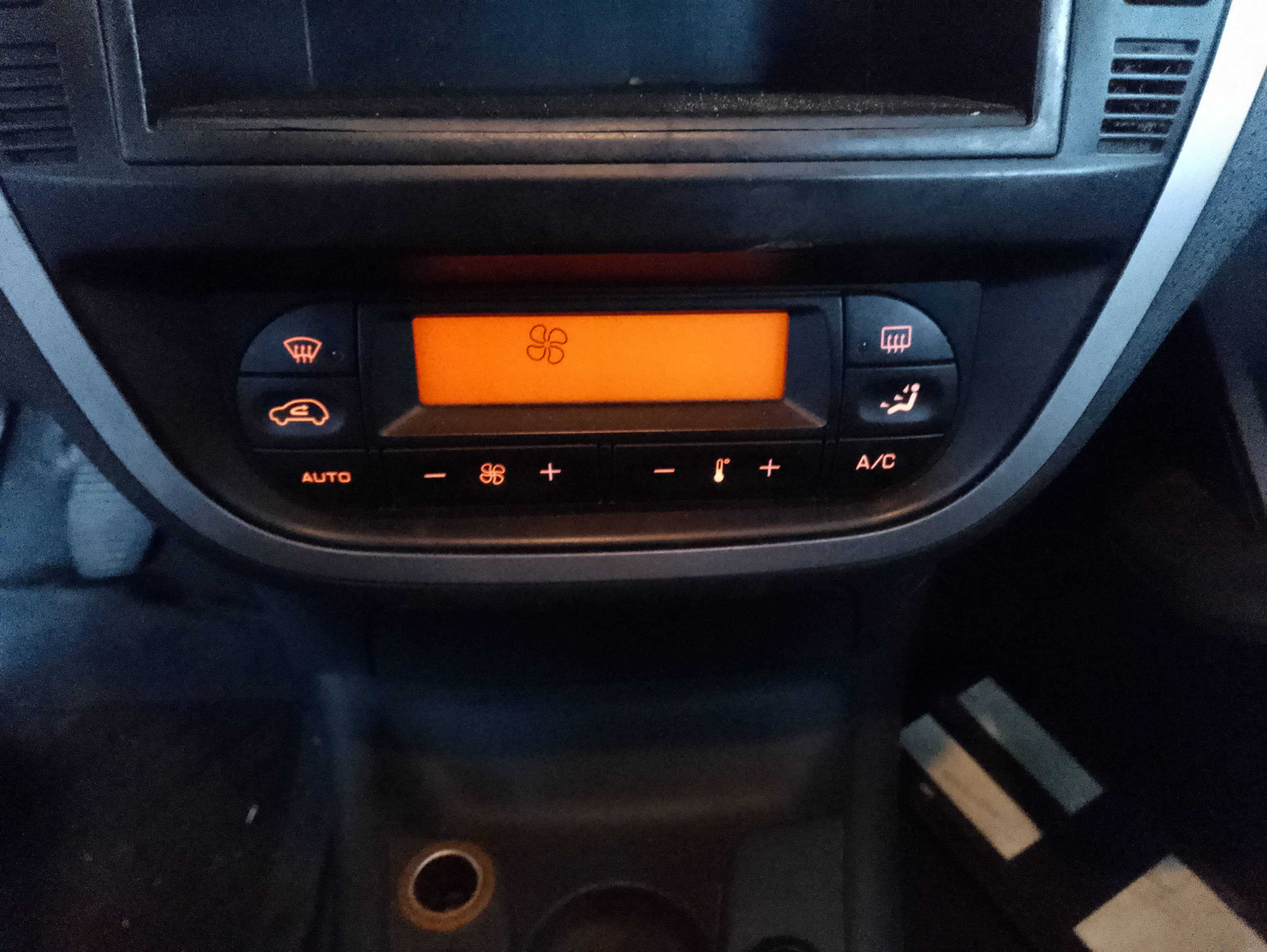Recambio de mando climatizador para citroën c2 empresa referencia OEM IAM   