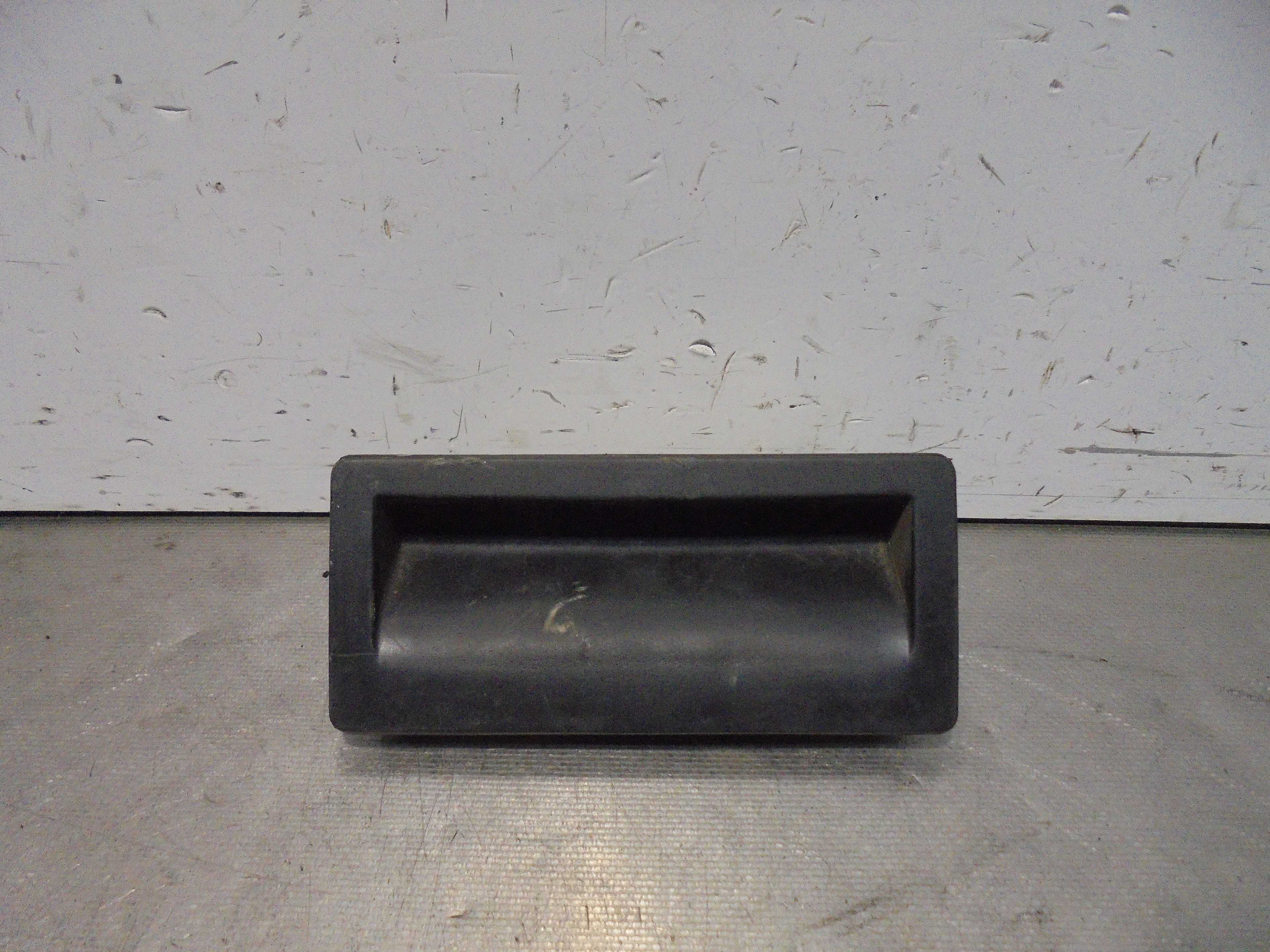 Recambio de maneta exterior porton para volkswagen tiguan (5n2) advance bluemotion referencia OEM IAM 5N0827566  