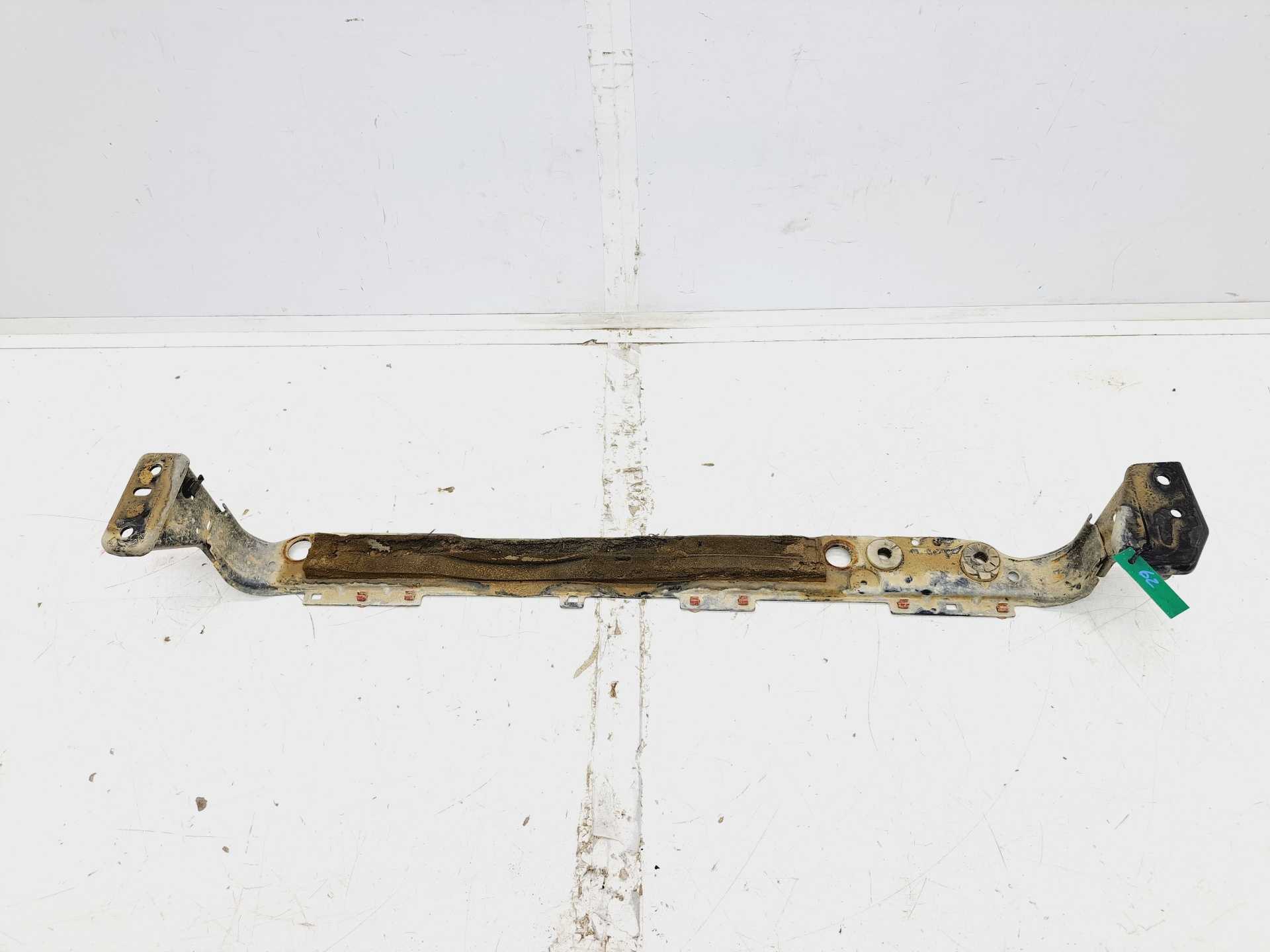 Recambio de travesaño inferior para peugeot 208 style referencia OEM IAM   