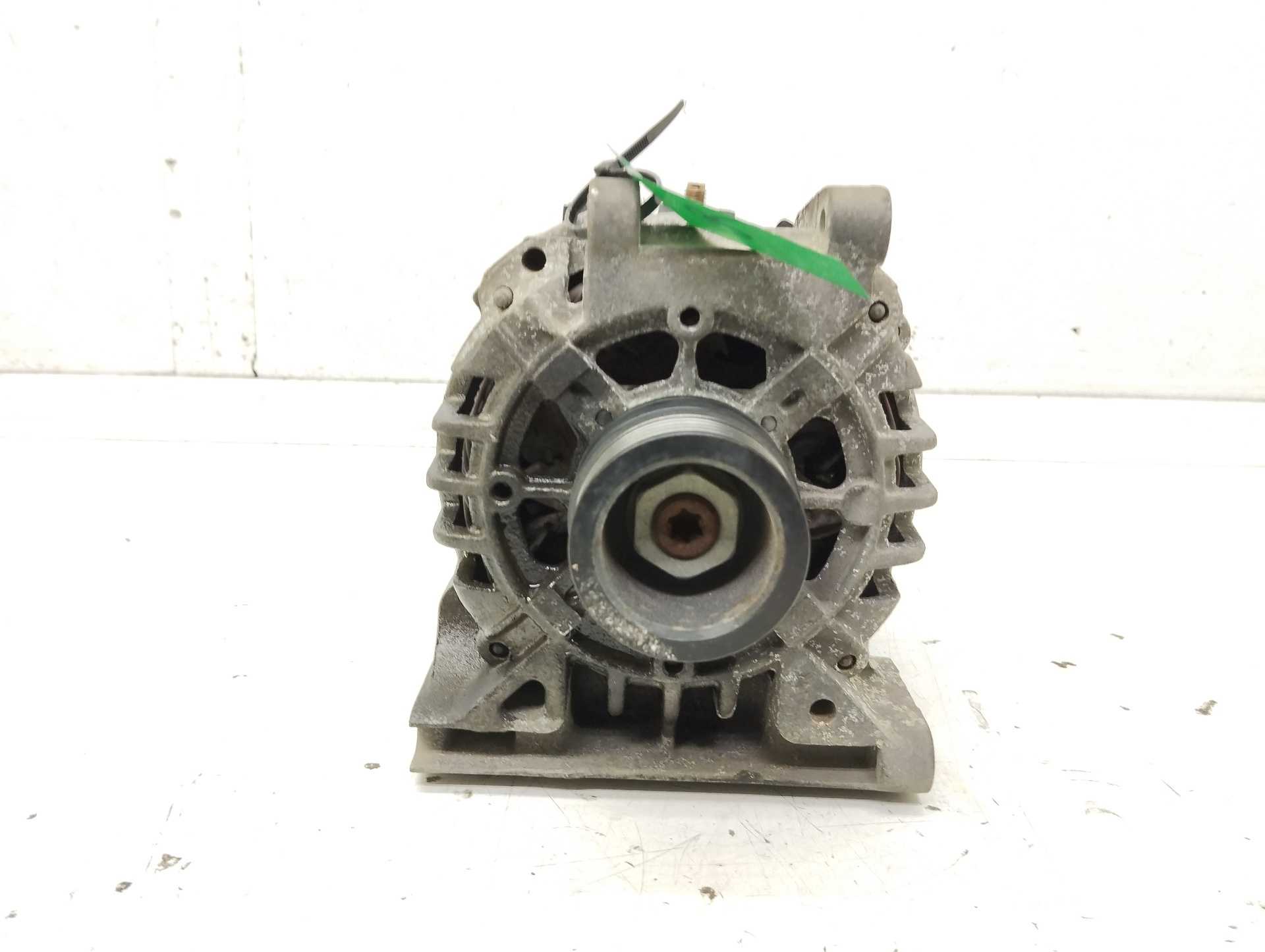 Recambio de alternador para mercedes-benz clase a (w168) 160 (168.033) referencia OEM IAM A0121544502 2542412A VALEO