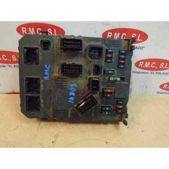 CAJA RELES / FUSIBLES 